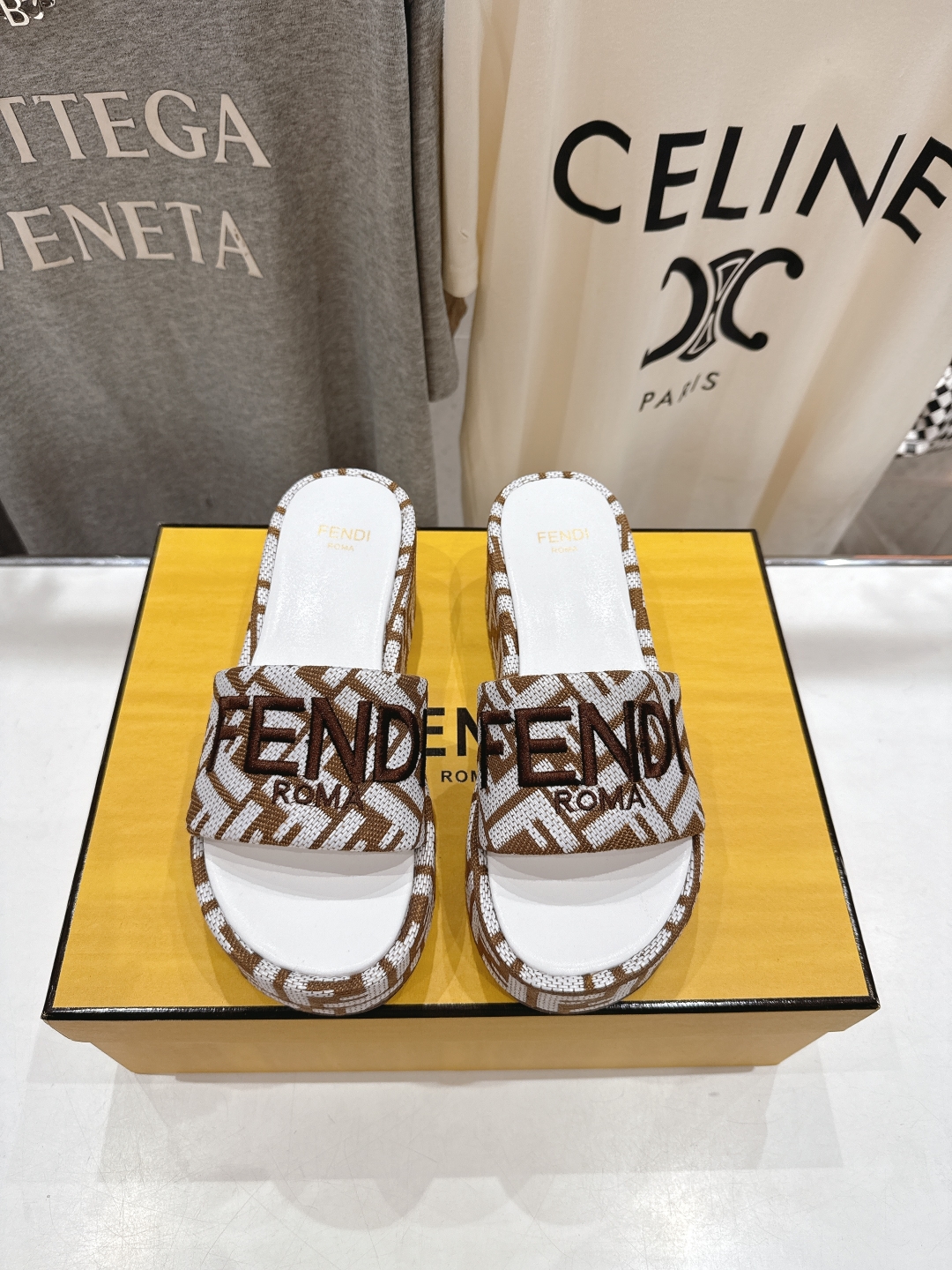 Fendi 펜디 웨지힐 통굽 슬리퍼 샌들 신발