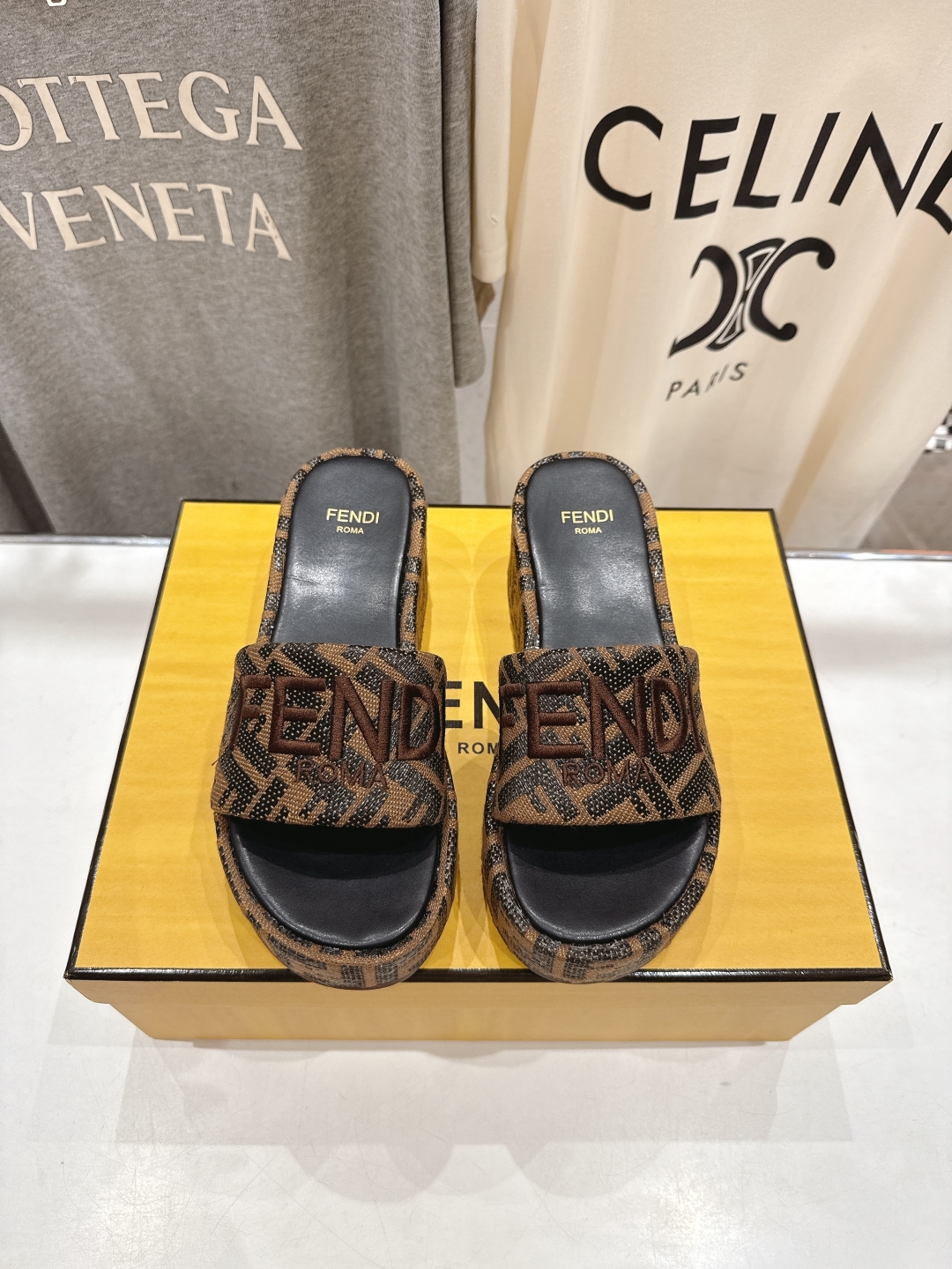 Fendi 펜디 웨지힐 통굽 슬리퍼 샌들 신발