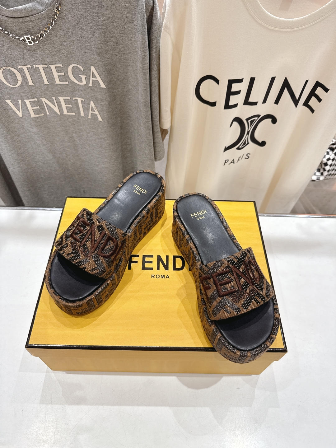 Fendi 펜디 웨지힐 통굽 슬리퍼 샌들 신발