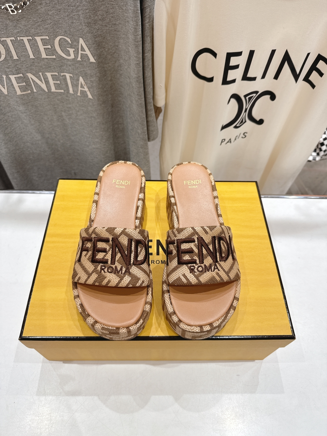 Fendi 펜디 웨지힐 통굽 슬리퍼 샌들 신발