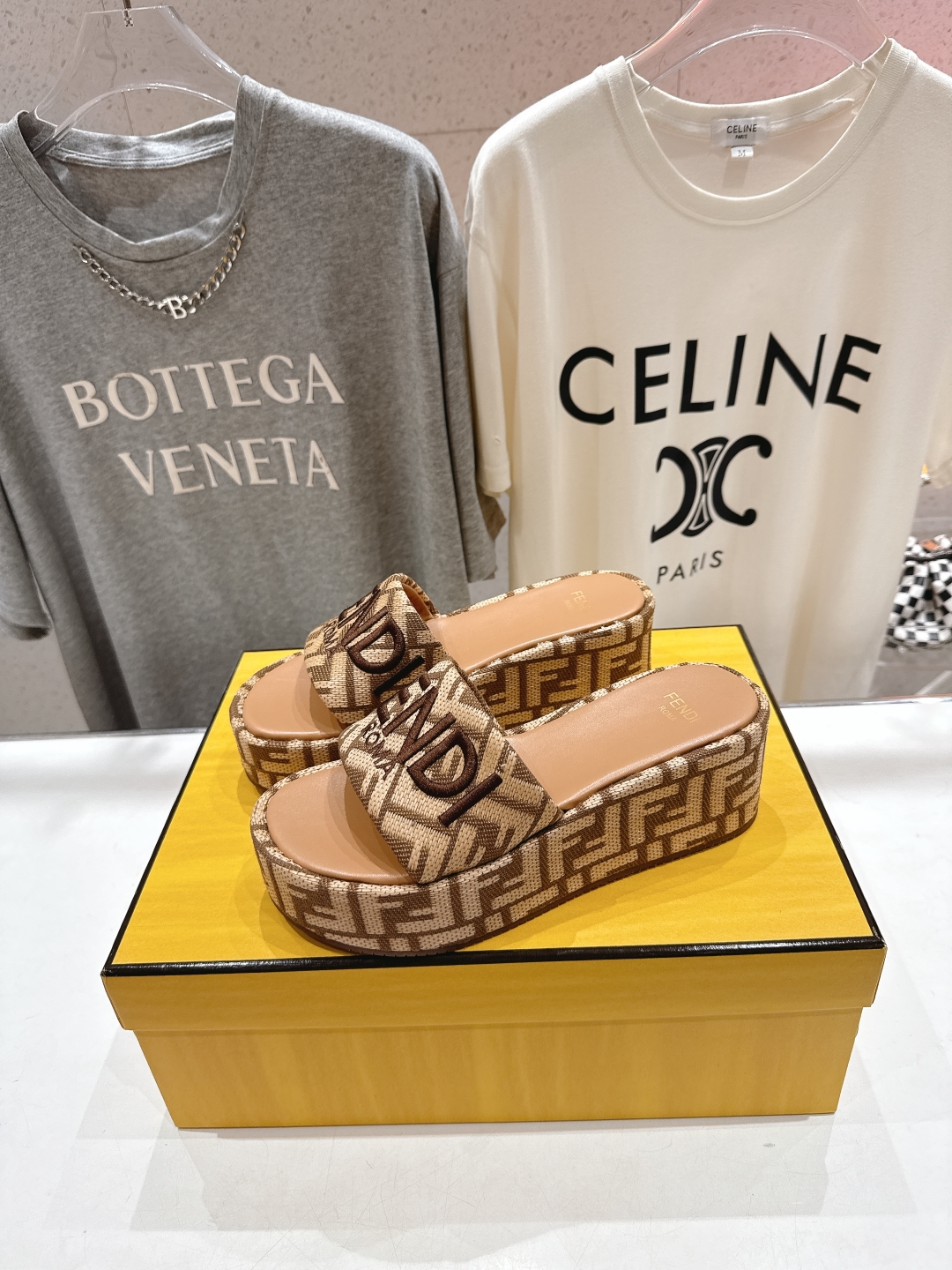 Fendi 펜디 웨지힐 통굽 슬리퍼 샌들 신발