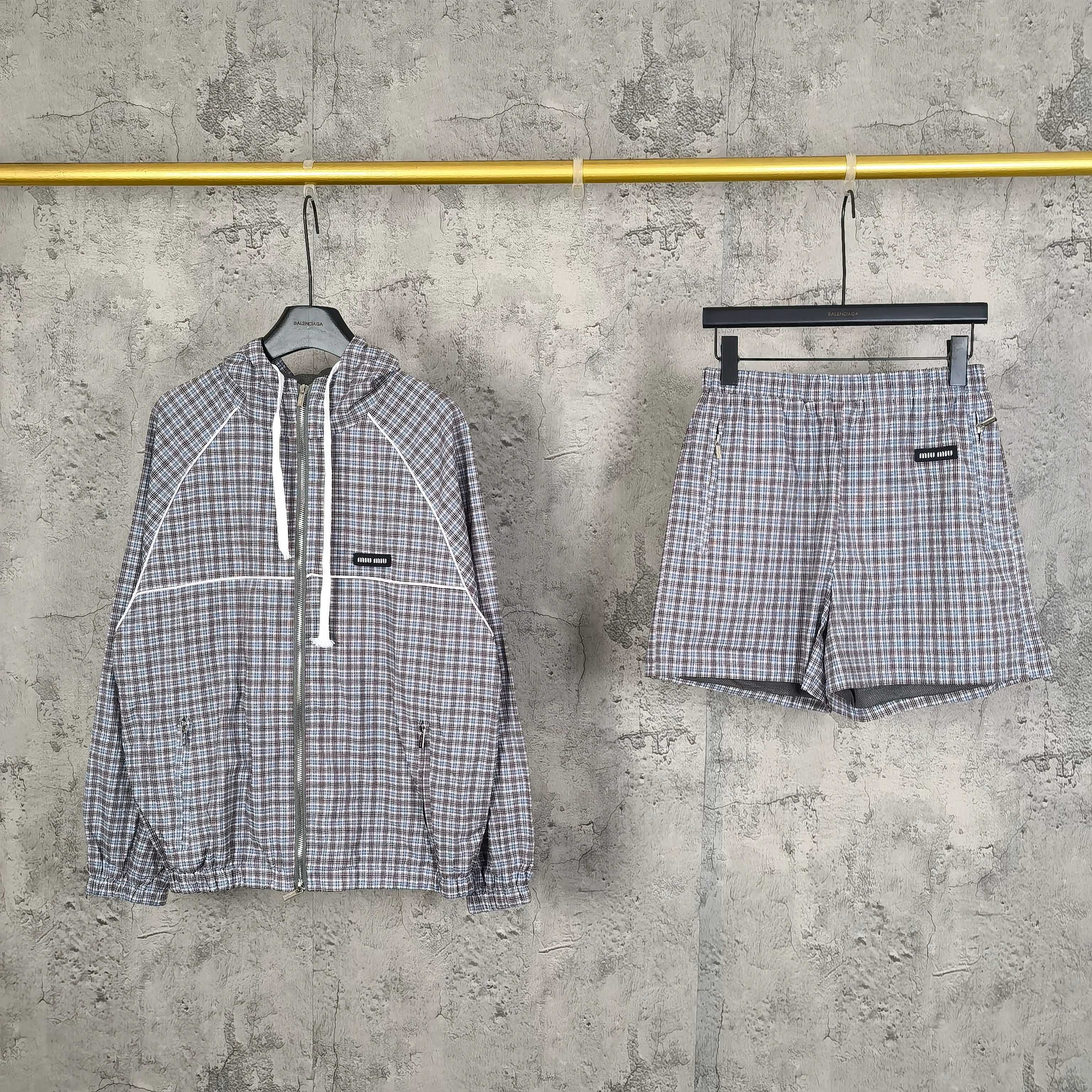 MiuMiu 미우미우 스타일 체크 후드 자켓 + 반바지 세트 의류