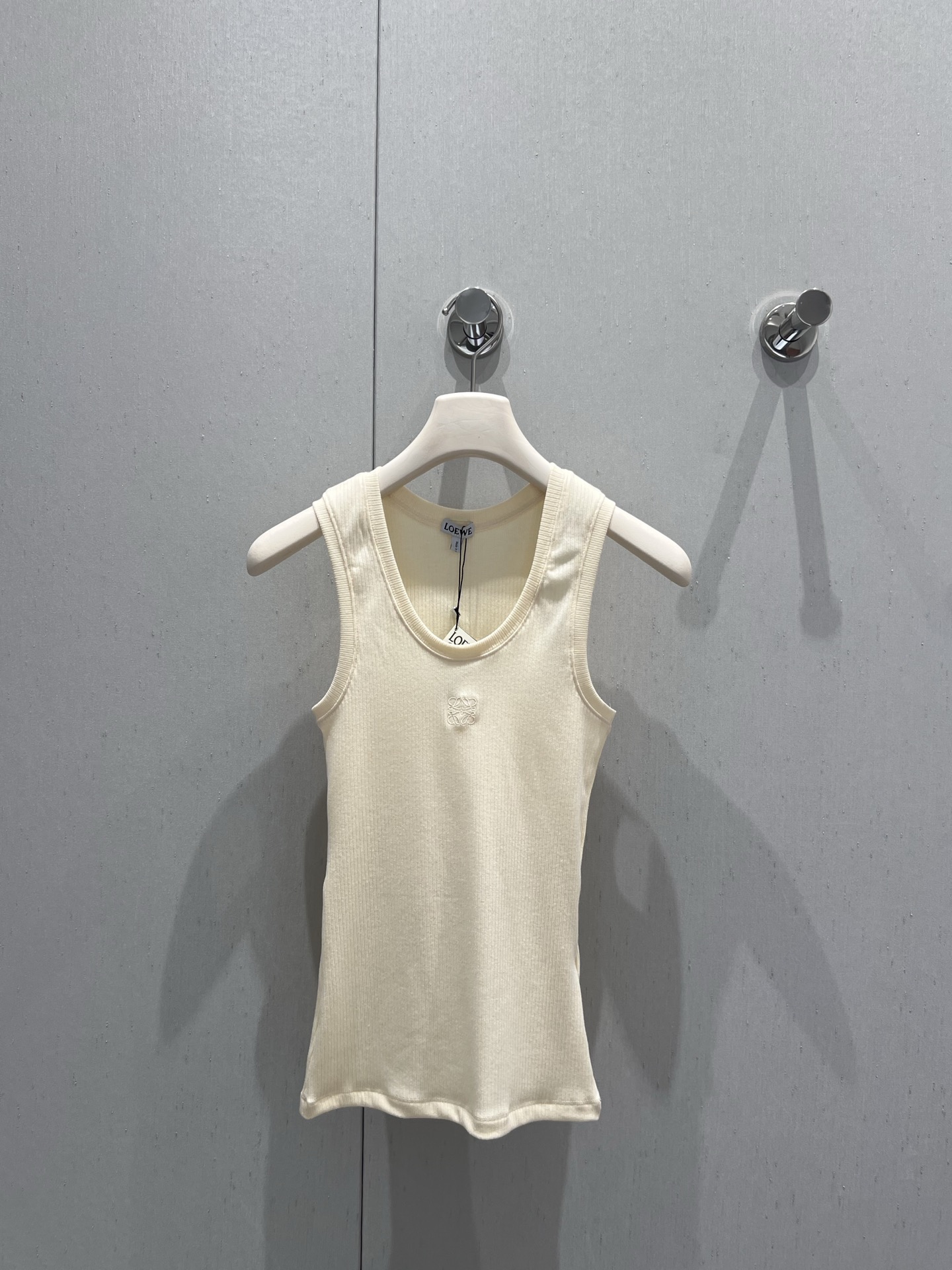 Loewe 로에베 로고 자수 슬림핏 민소매 니트 나시 의류