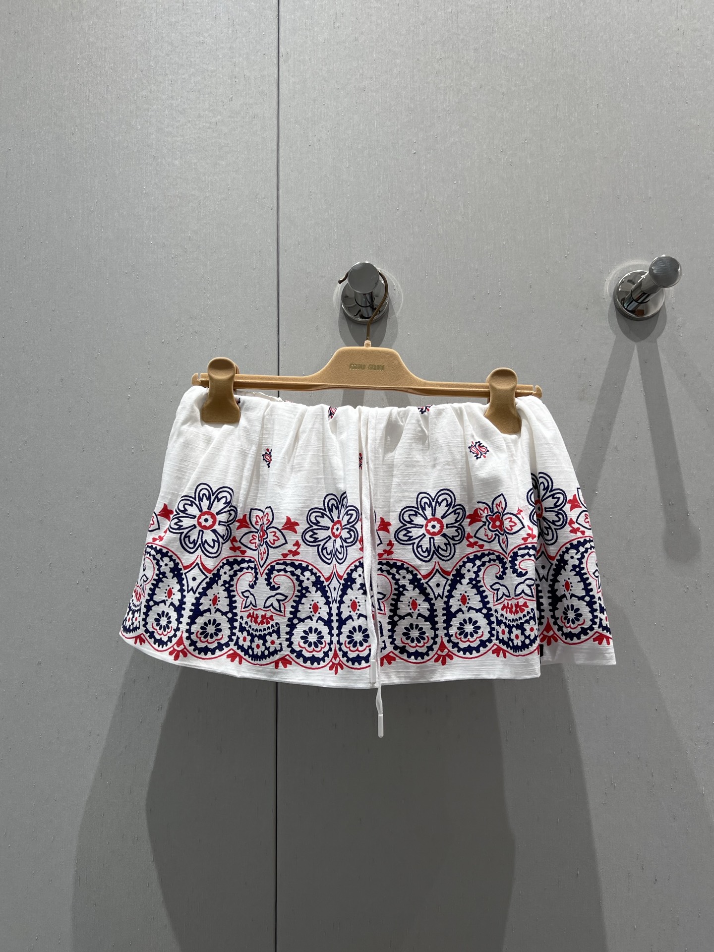 MiuMiu 미우미우 끈 나시 상의 + 미니스커트 치마 하의 세트 의류