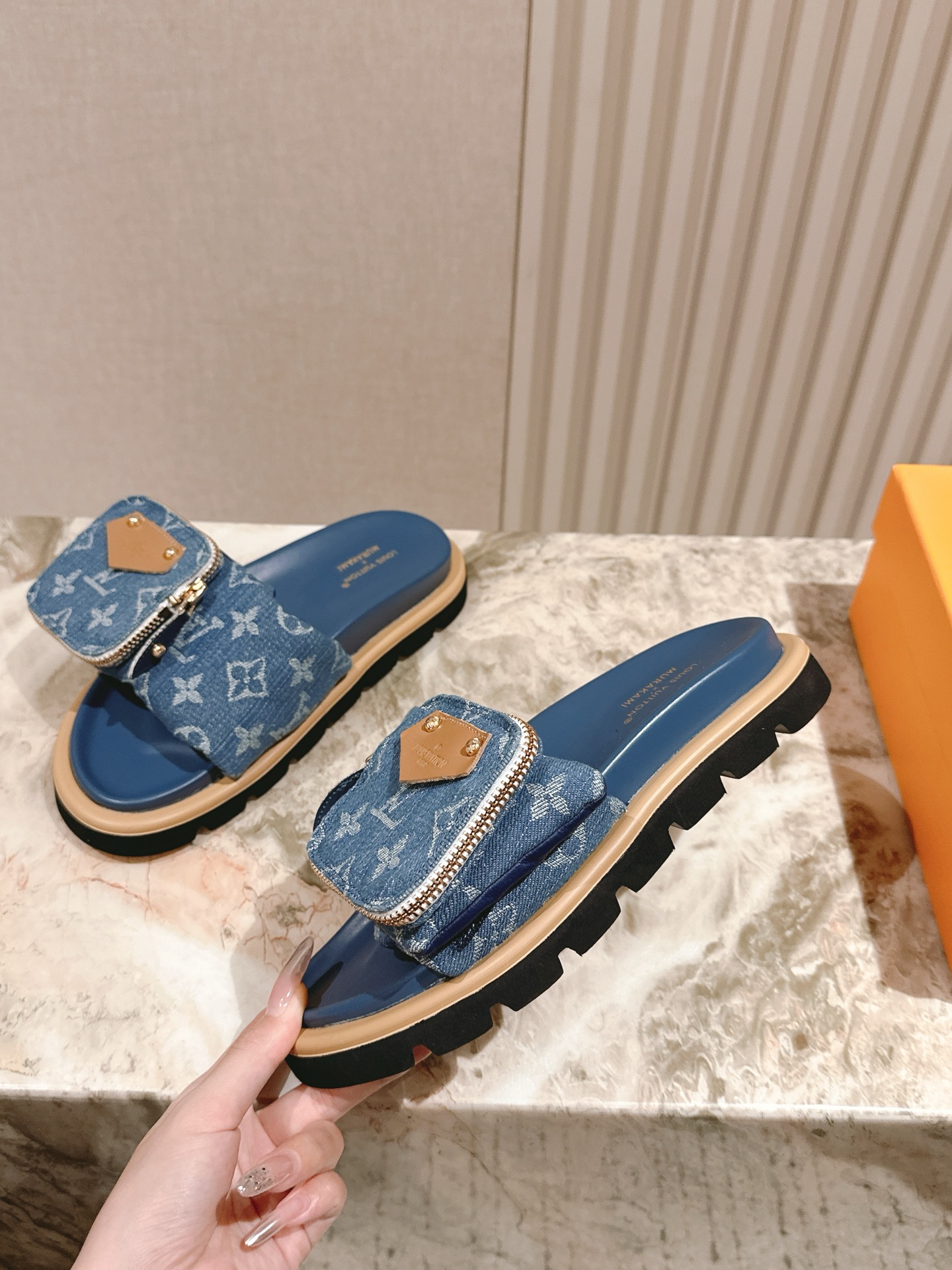 LV 루이비통 슬리퍼 샌들 신발