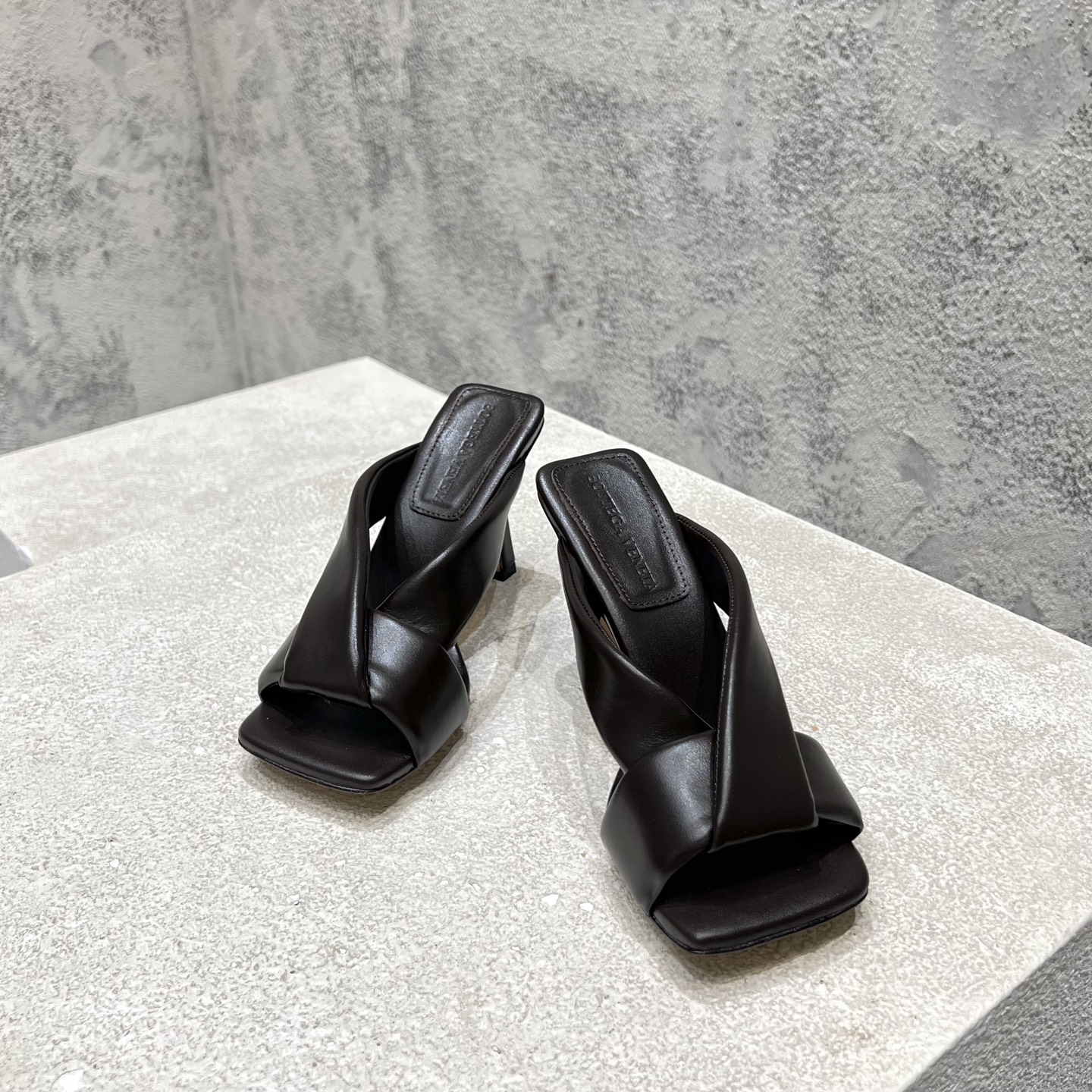 Bottega Veneta BV 보테가베네타 힐 뮬 샌들 슬리퍼 신발