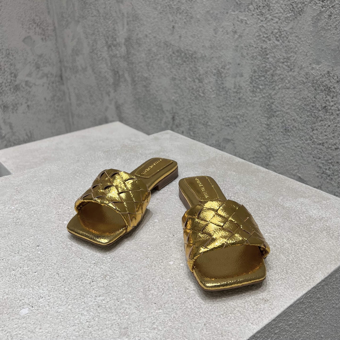 Bottega Veneta BV 보테가베네타 여성 뮬 슬리퍼 샌들 신발