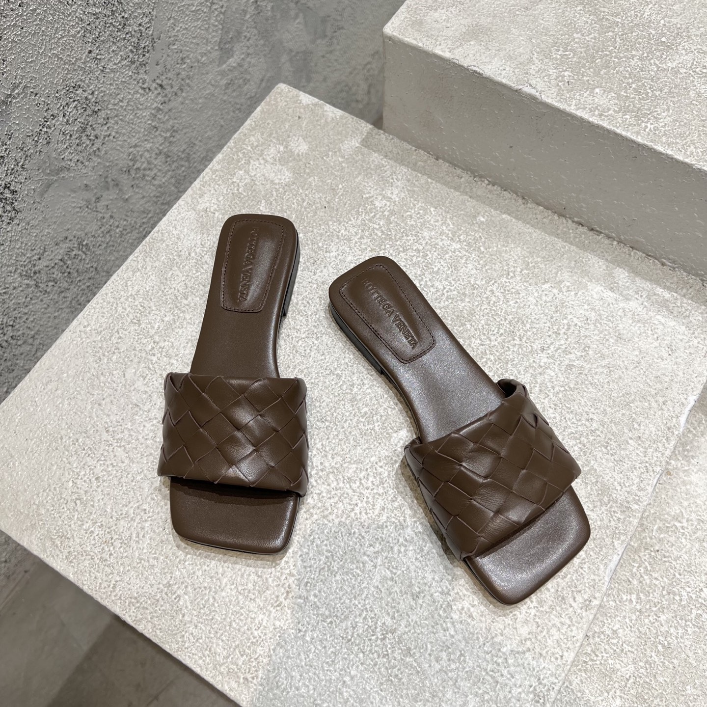 Bottega Veneta BV 보테가베네타 여성 뮬 슬리퍼 샌들 신발