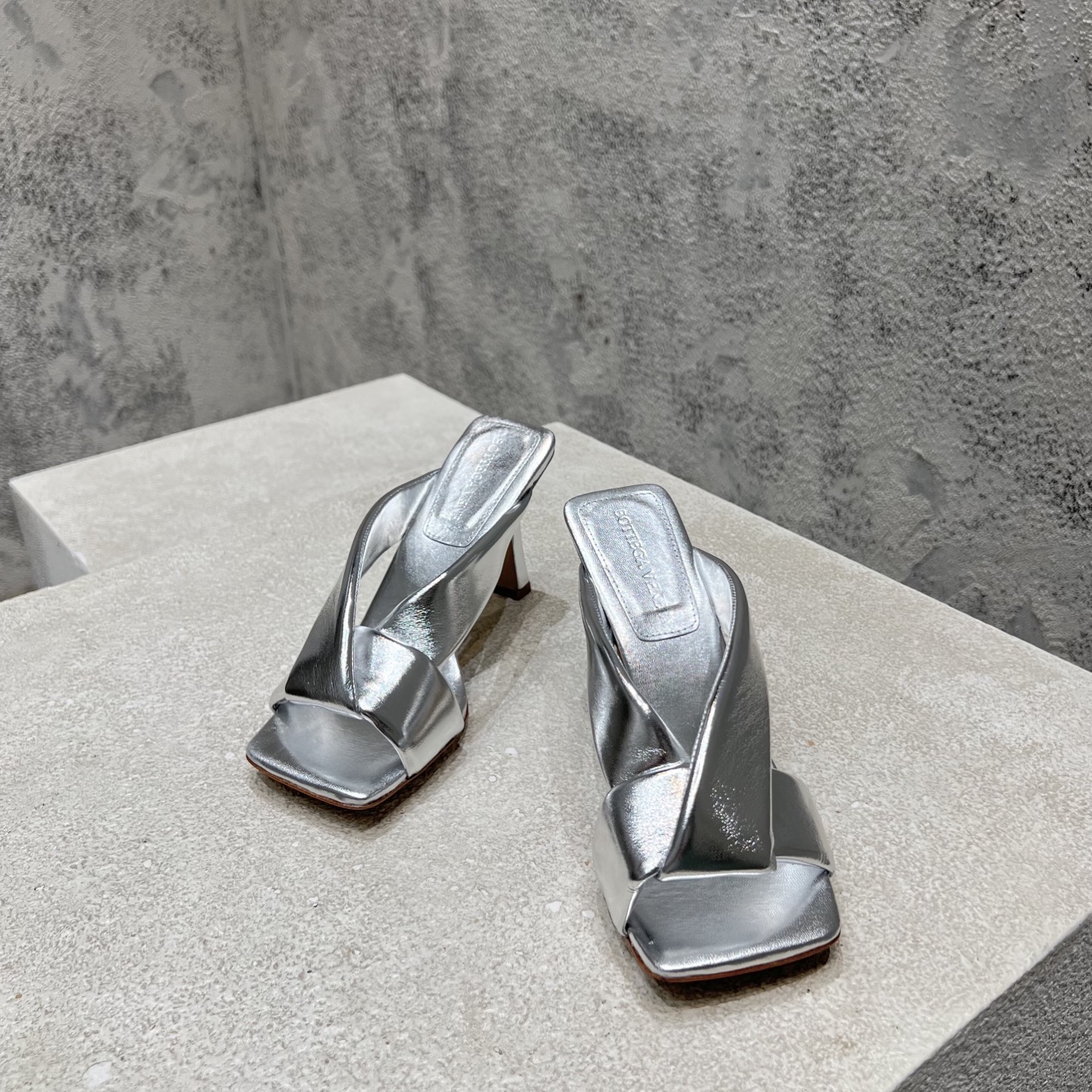 Bottega Veneta BV 보테가베네타 힐 뮬 샌들 슬리퍼 신발