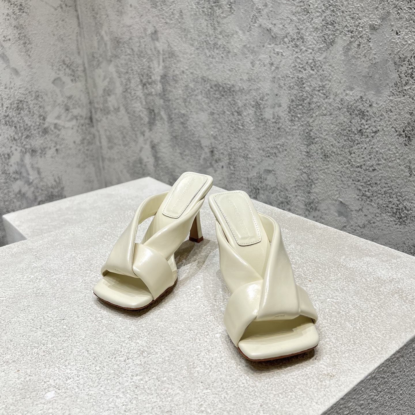 Bottega Veneta BV 보테가베네타 힐 뮬 샌들 슬리퍼 신발