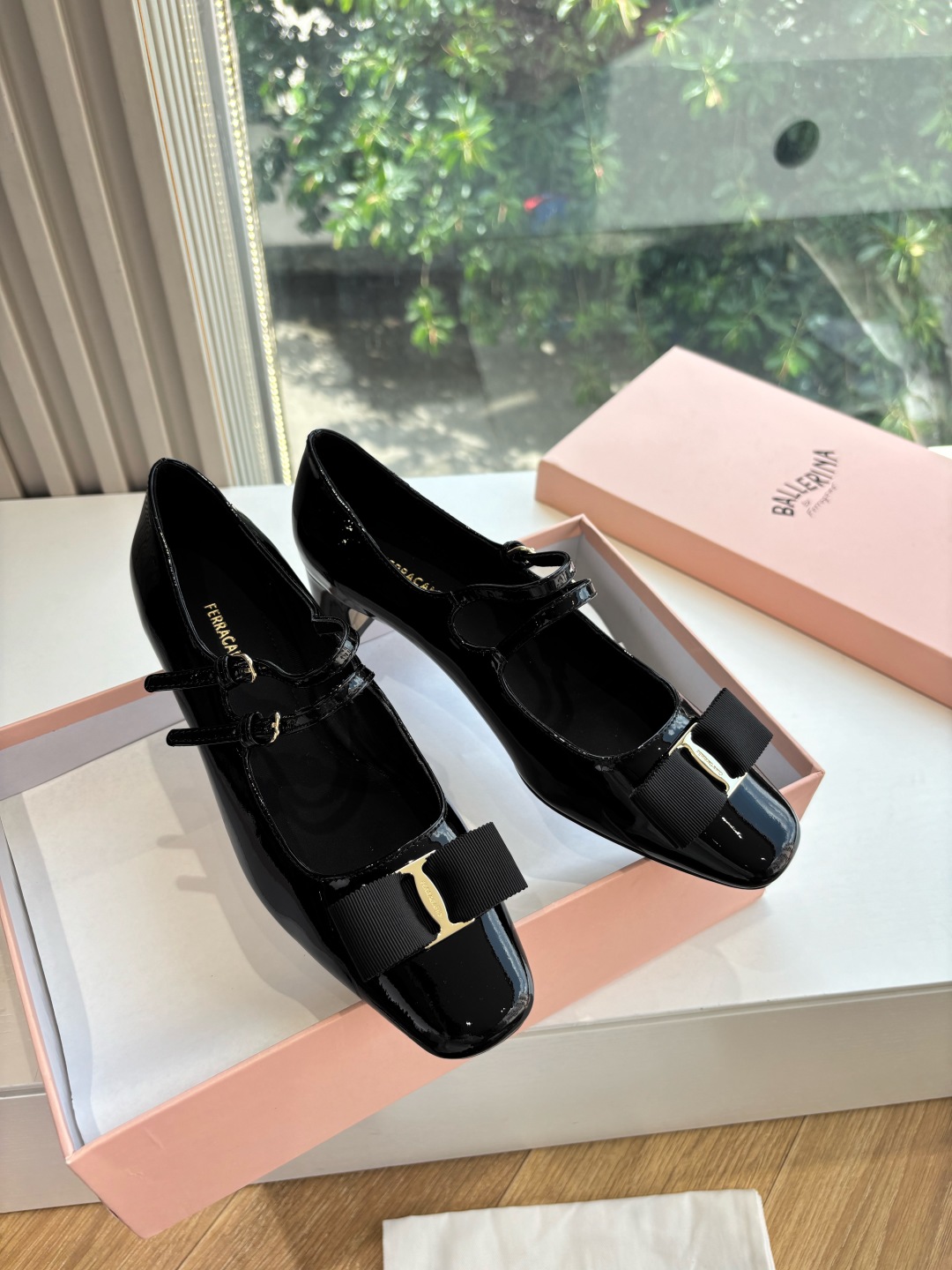 FERRAGAMO 페레가모 플랫 로퍼 구두 신발