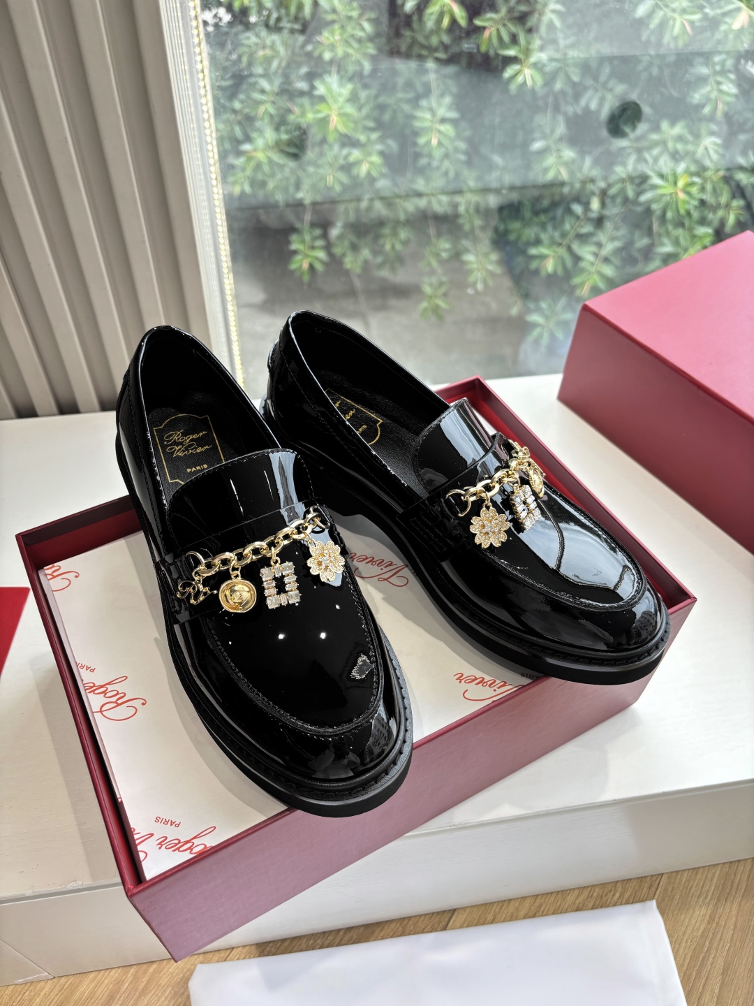 Roger Vivier 로저 비비에 크리스탈 체인 로퍼 구두 신발