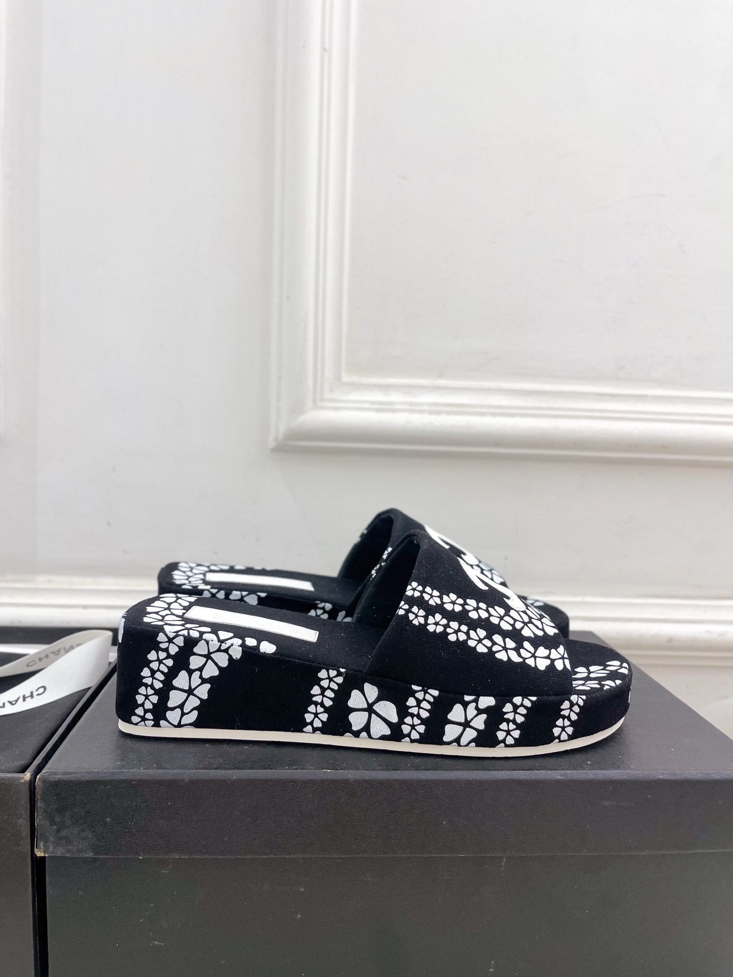 CHANEL 샤넬 더블C 로고 플랫폼 슬리퍼 샌들 신발