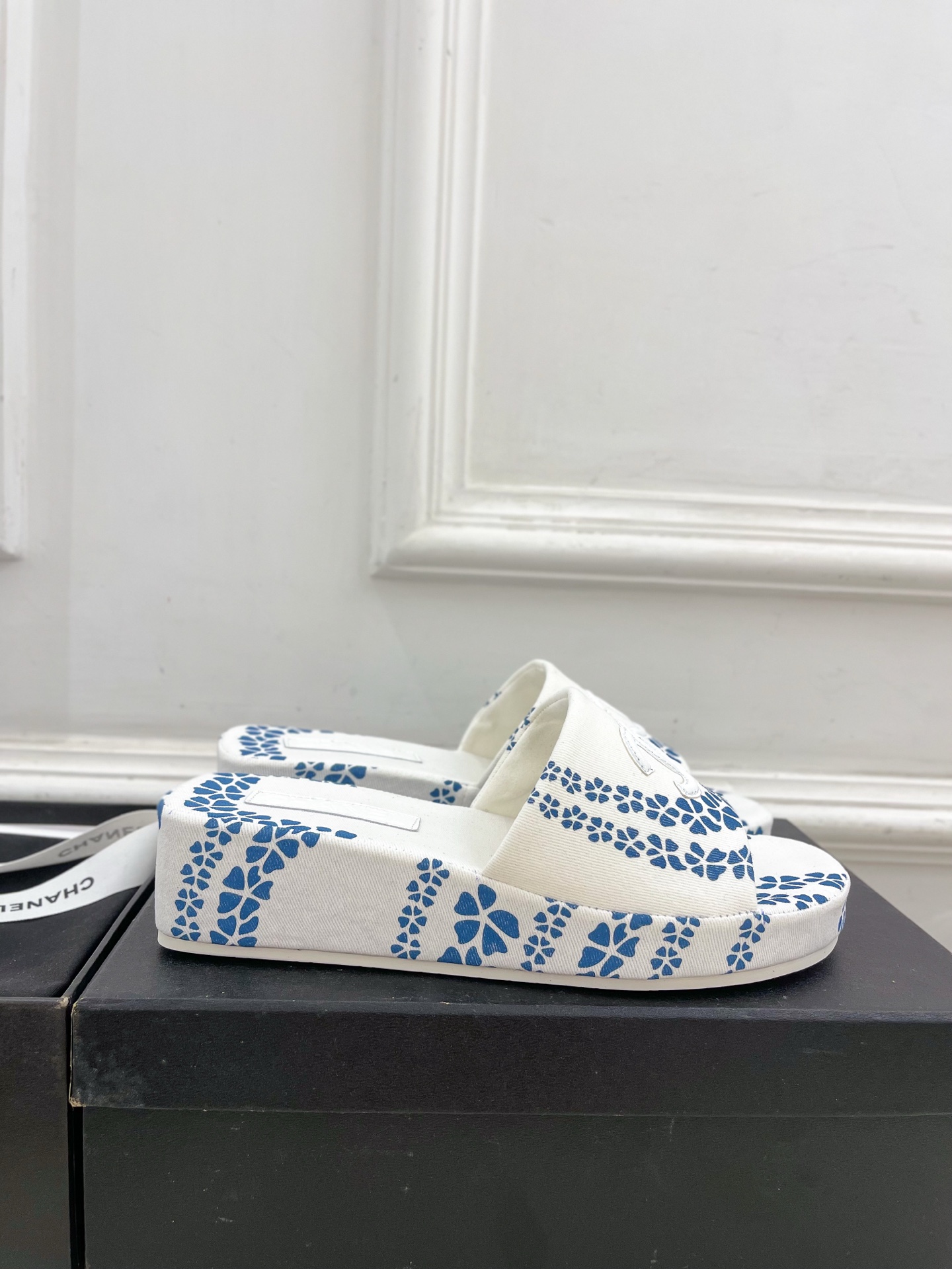 CHANEL 샤넬 더블C 로고 플랫폼 슬리퍼 샌들 신발