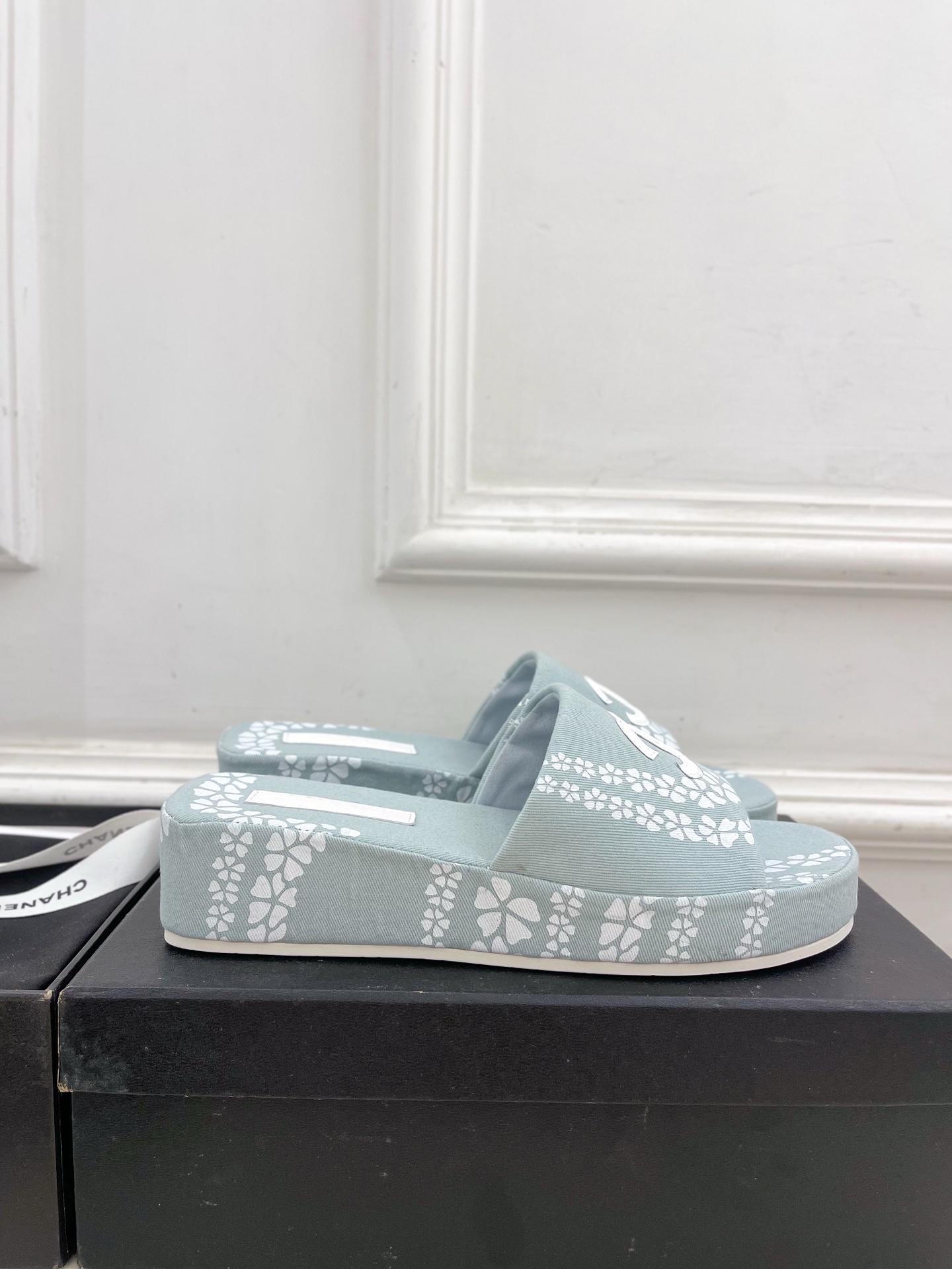 CHANEL 샤넬 더블C 로고 플랫폼 슬리퍼 샌들 신발