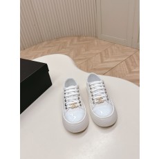 CHANEL 25A 퀼팅 통굽 스니커즈 운동화 신발