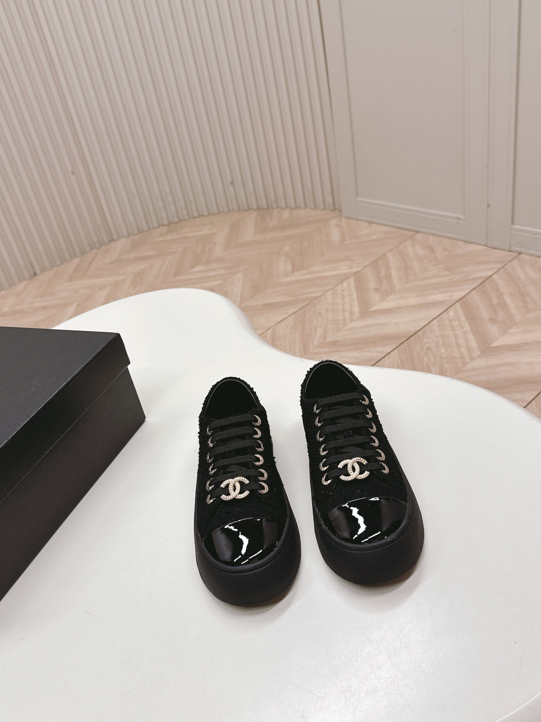 CHANEL 25A 퀼팅 통굽 스니커즈 운동화 신발