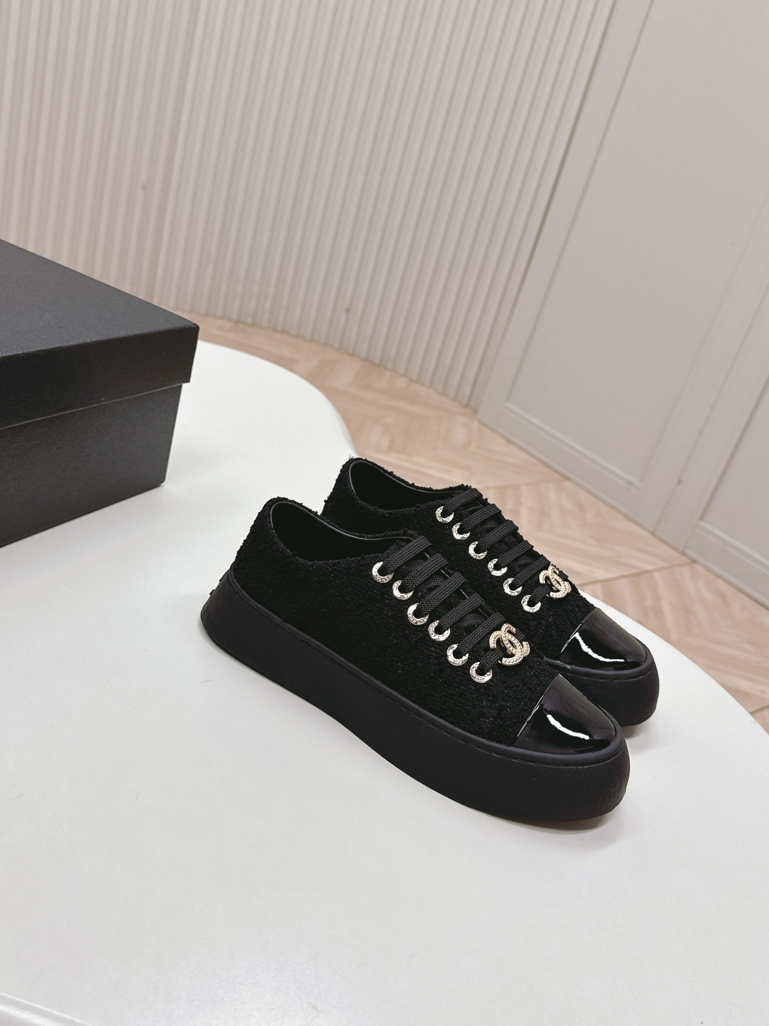 CHANEL 25A 퀼팅 통굽 스니커즈 운동화 신발