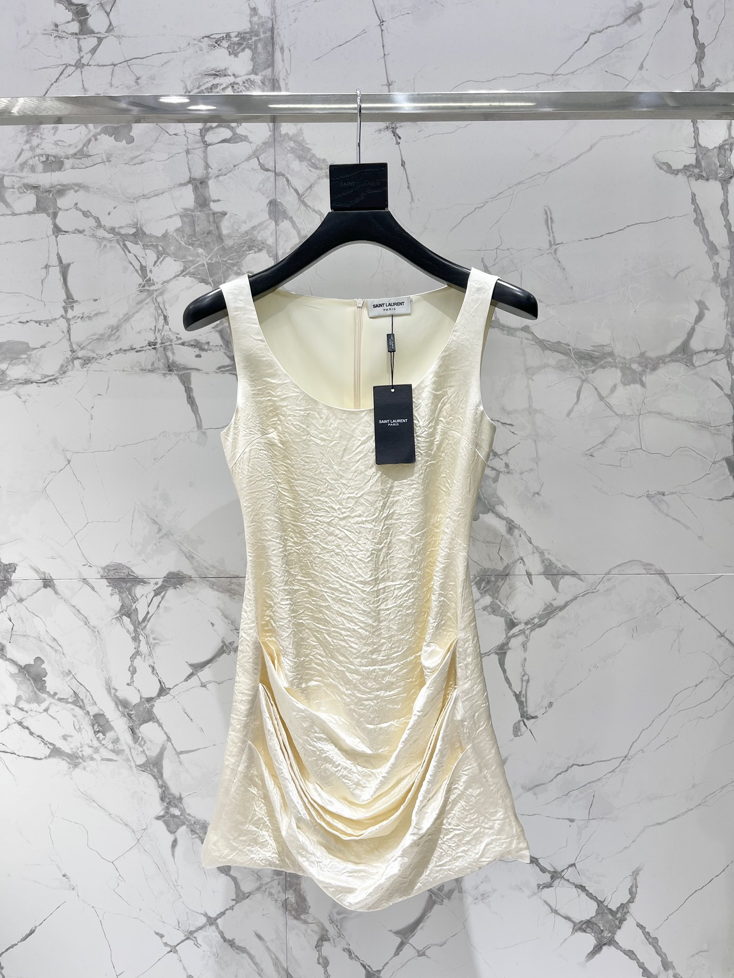 SAINT LAURENT YSL 생로랑 언발란스 U넥 슬리브리스 원피스 의류