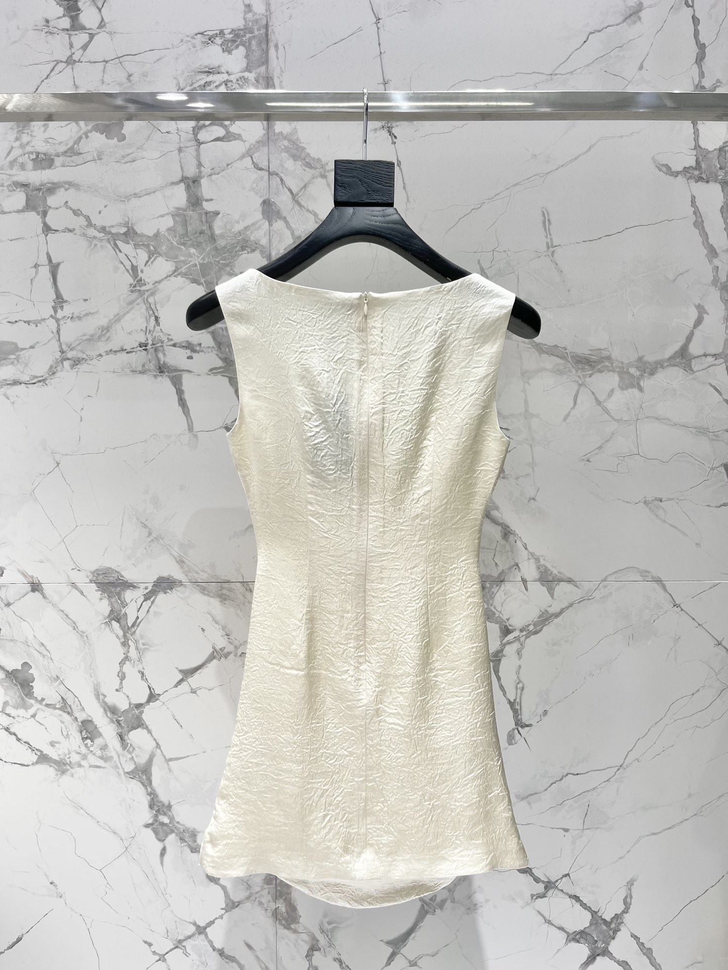 SAINT LAURENT YSL 생로랑 언발란스 U넥 슬리브리스 원피스 의류