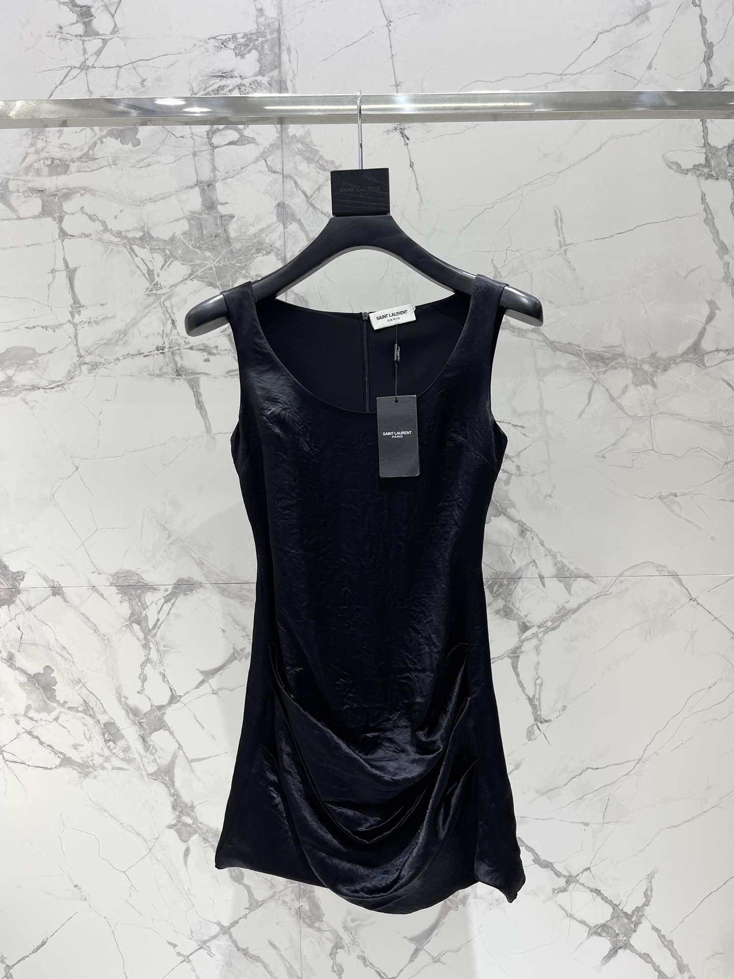 SAINT LAURENT YSL 생로랑 언발란스 U넥 슬리브리스 원피스 의류