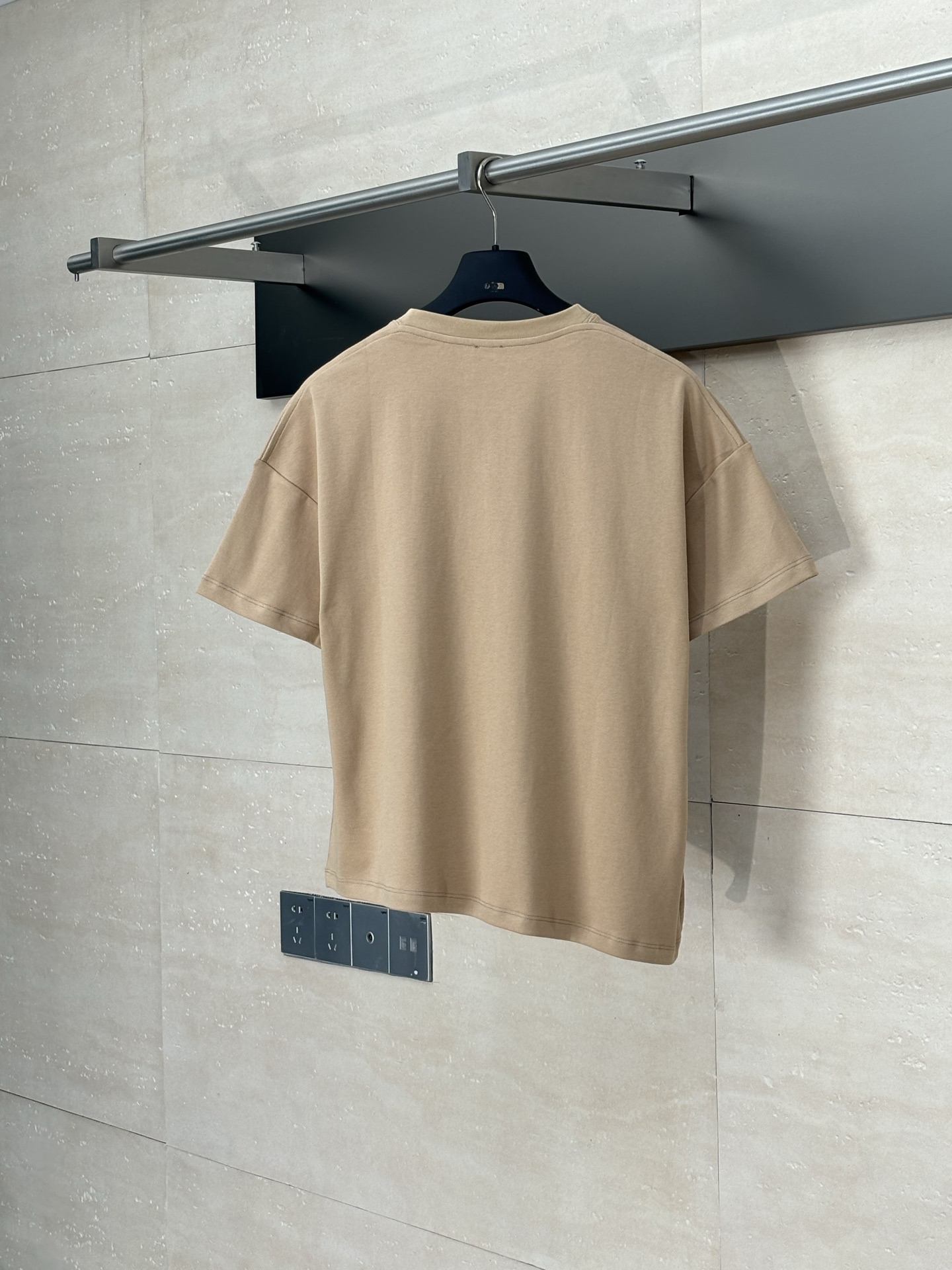 Loewe 로에베 자수 비대칭 라운드넥 반팔 티셔츠 의류