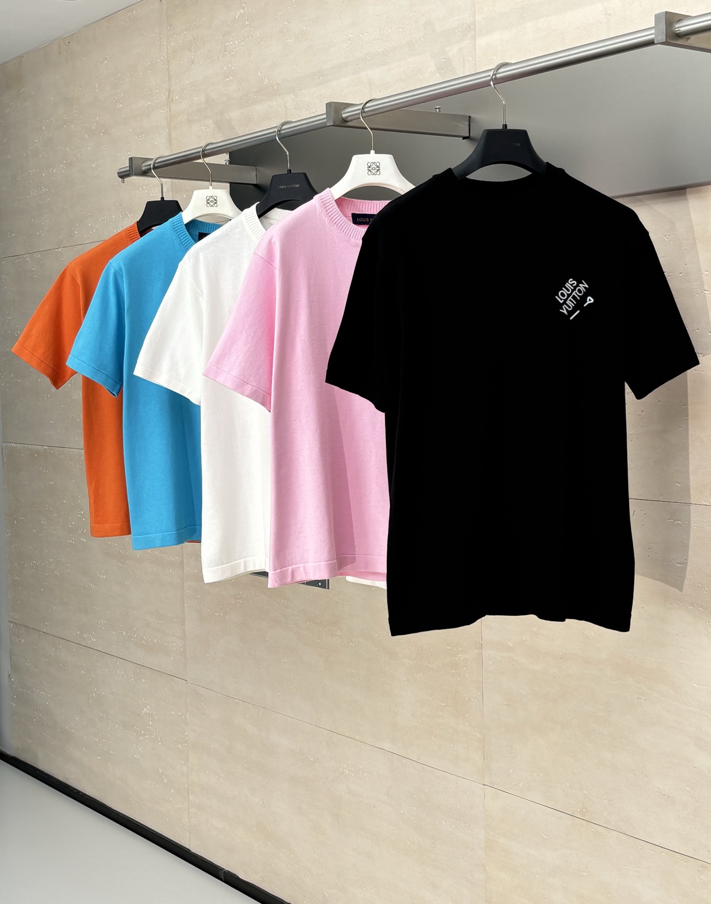 LV 루이비통 오색 핀 디테일 니트 반팔 티셔츠 의류