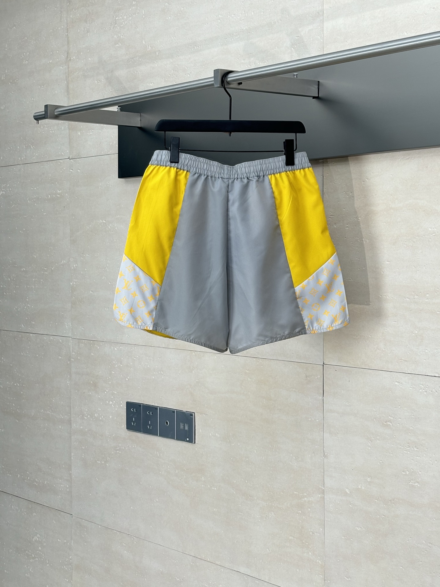 LV 루이비통 스포츠 캐주얼 비치 팬츠 반바지 의류