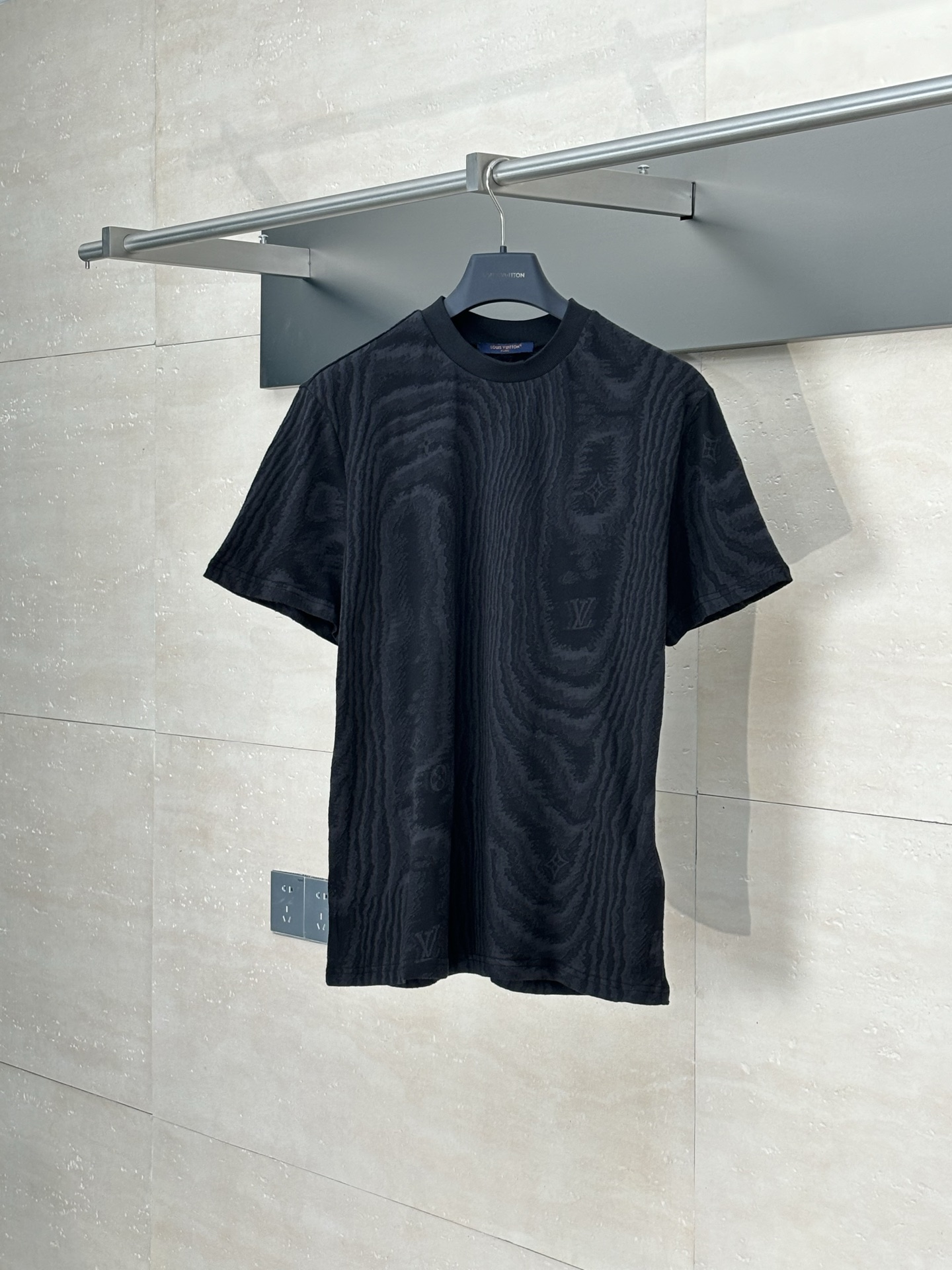 LV 루이비통 엠보 프린트 반팔 티셔츠 의류