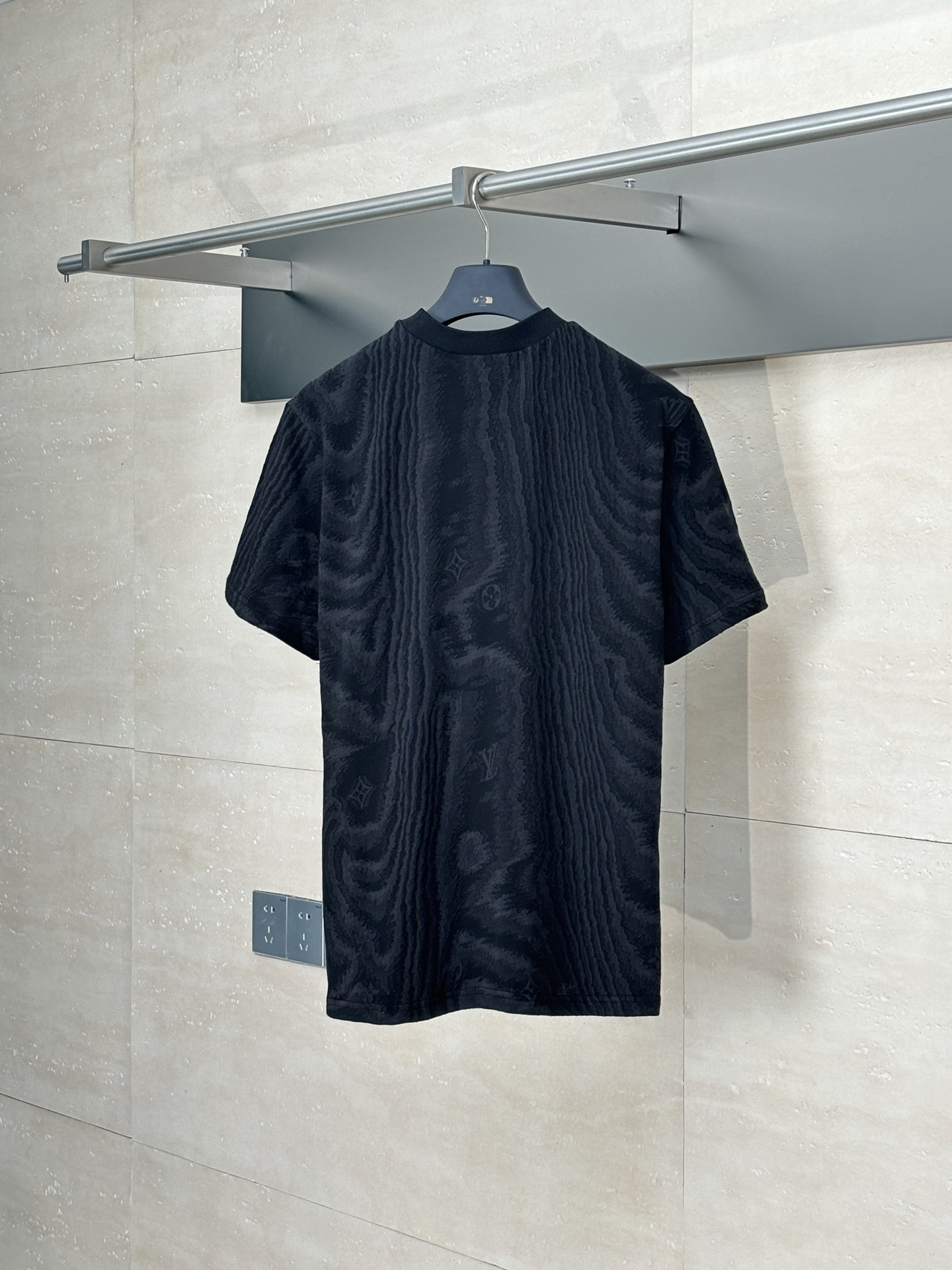 LV 루이비통 엠보 프린트 반팔 티셔츠 의류
