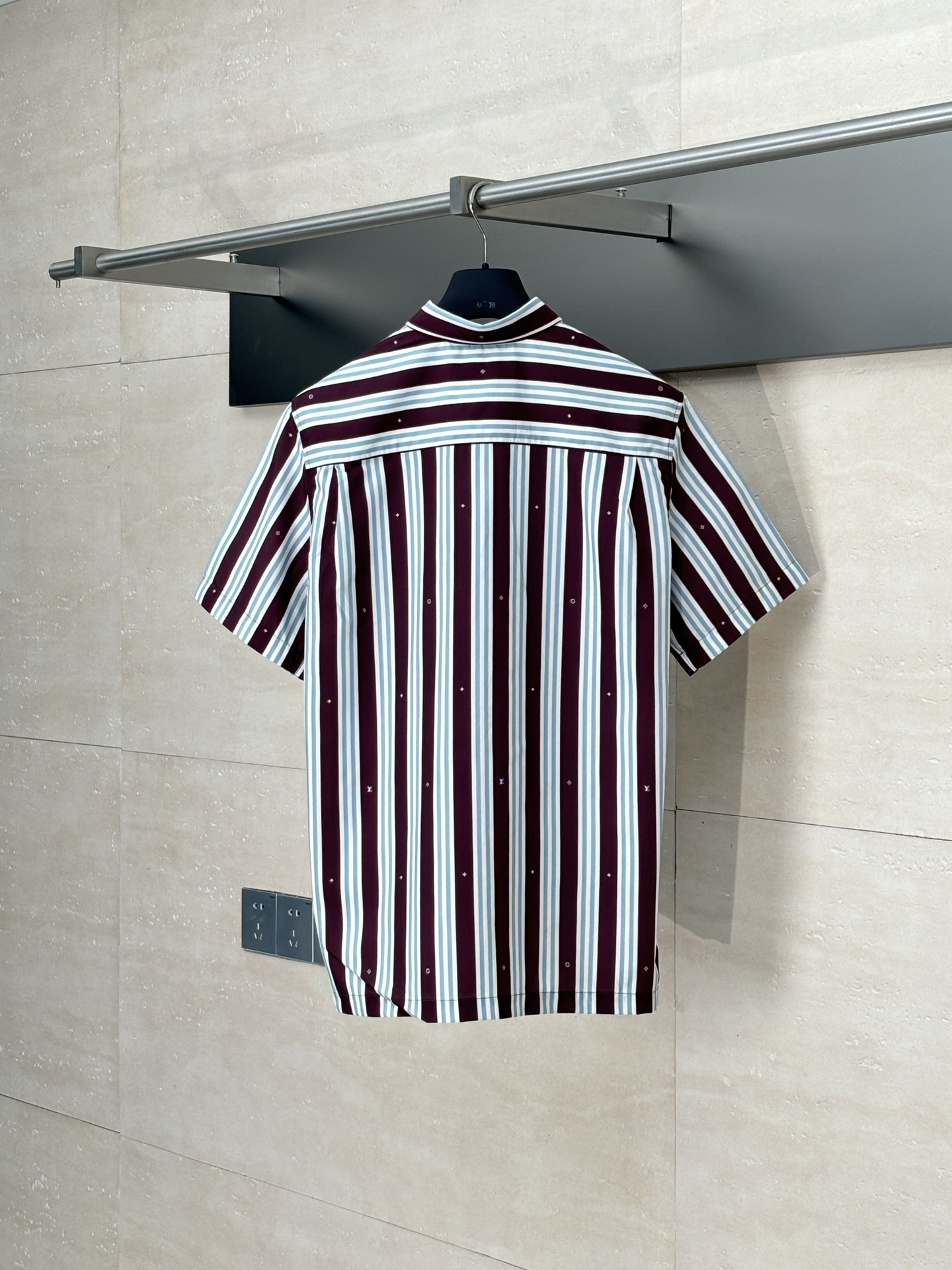 LV 루이비통 배색 스트라이프 모노그램 반팔 셔츠 의류