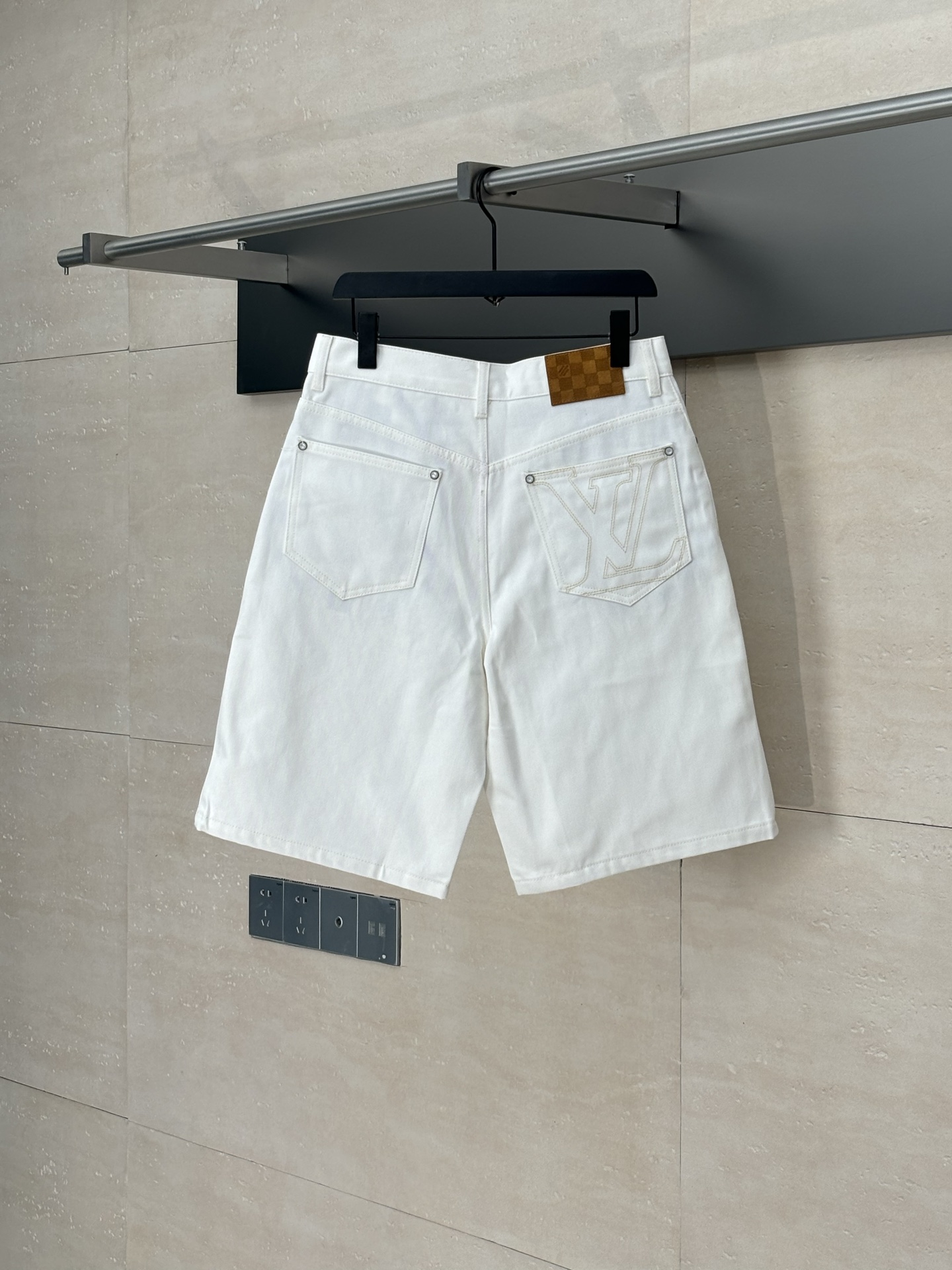 LV 루이비통 빅 로고 자수 데님 숏 팬츠 5부 팬츠 반바지 의류