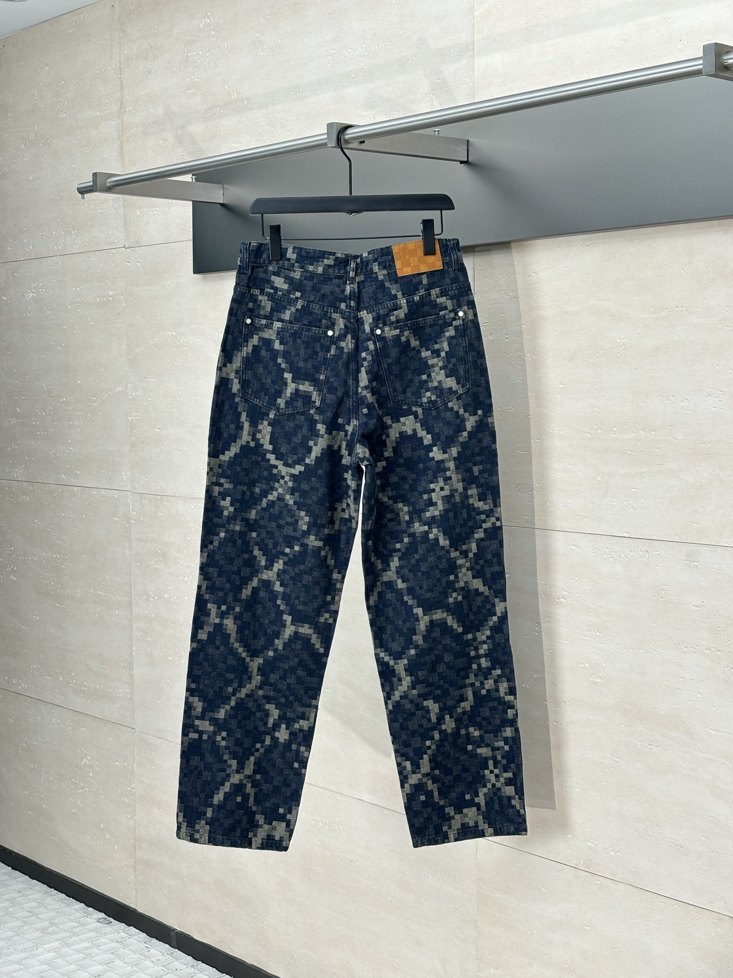 LV 루이비통 뱀피 패턴 자카드 데님 팬츠 바지 의류