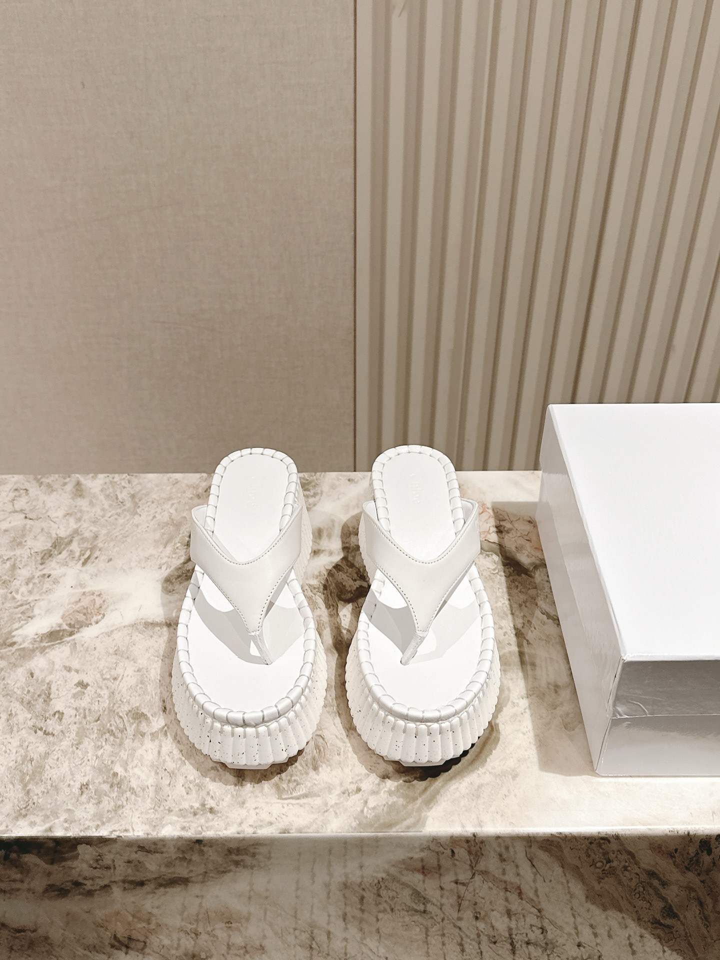 Chloé 끌로에 웨지 플립플랍 샌들 신발