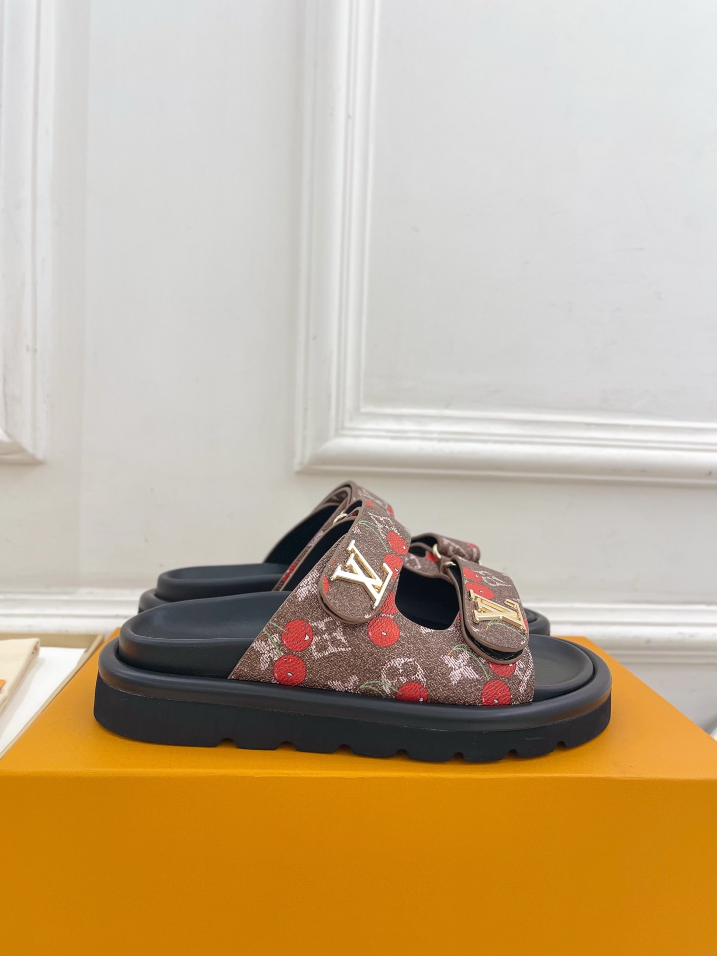LV 루이비통 더블 스트랩 벨크로 슬리퍼 샌들 신발