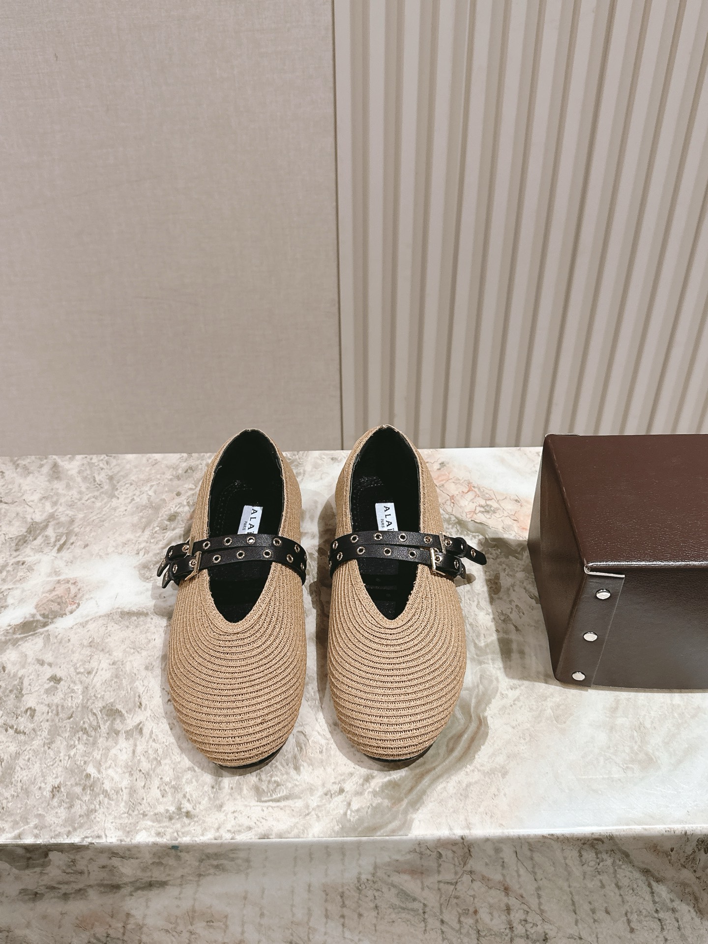 ALAIA 알라이아 발레리나 플랫 슈즈 신발