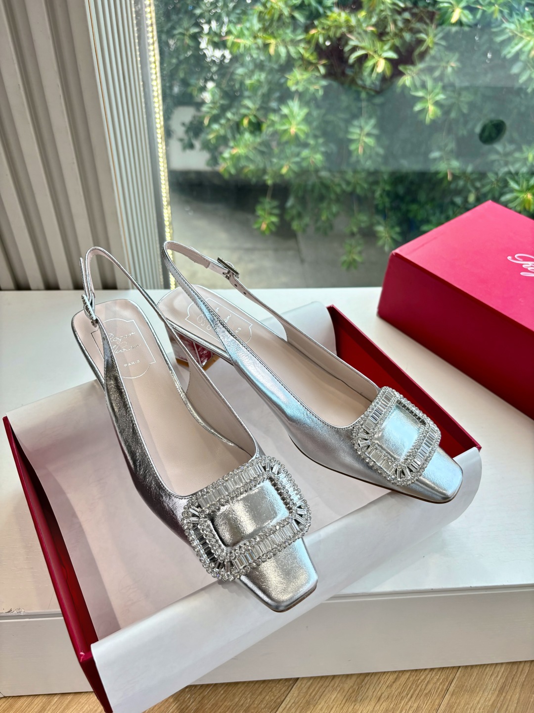 Roger Vivier 로저 비비에 굽 구두 슈즈 신발가죽 아웃솔  굽높이: 약 4.5cm  사이즈: 34-41  ㅡ  #신발