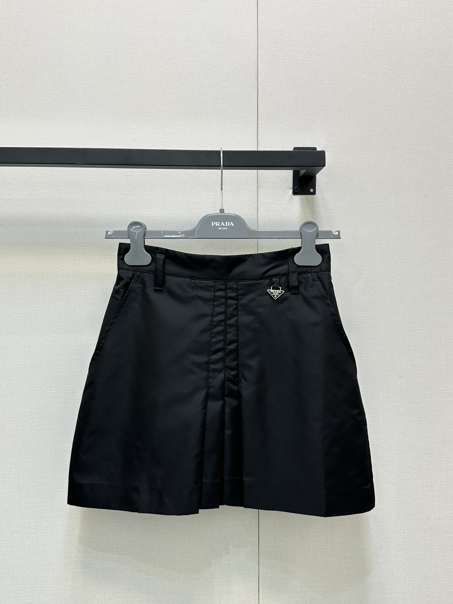 prada 프라다 삼각 에나멜 로고 나일론 A라인 스커트 치마 의류