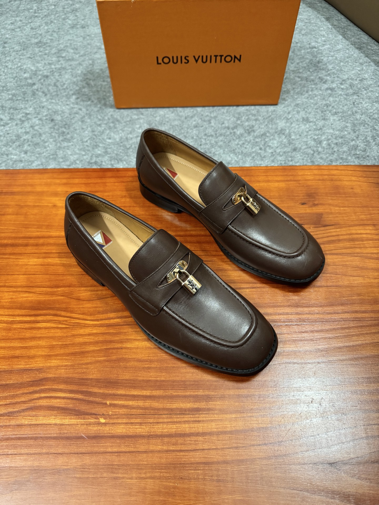 Louis Vuitton LV 루이비통 남성 로퍼 구두 신발