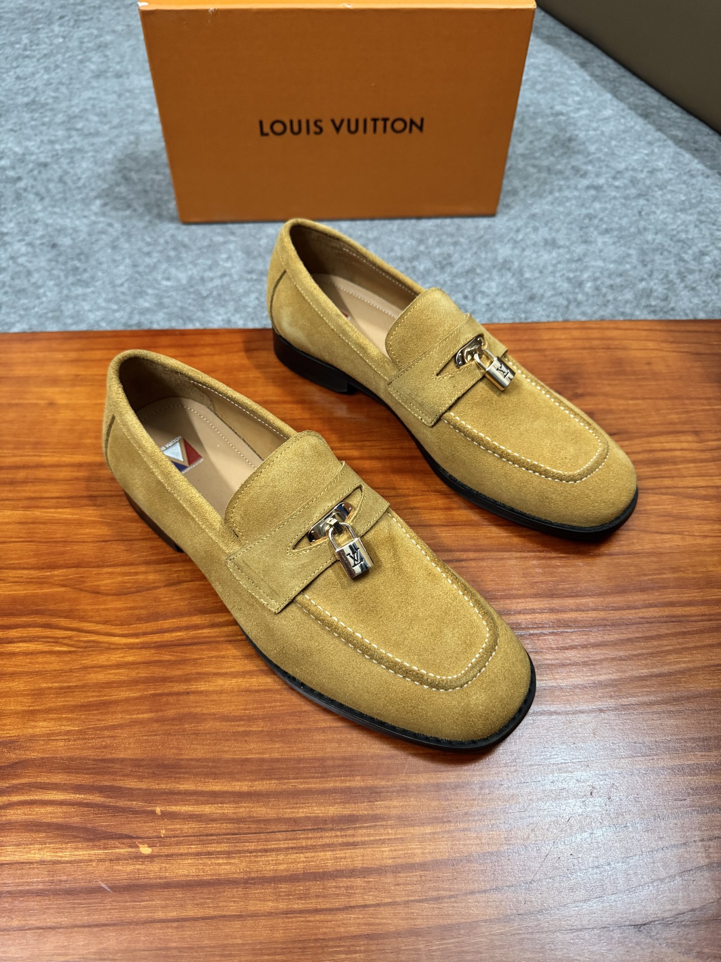 Louis Vuitton LV 루이비통 남성 로퍼 구두 신발