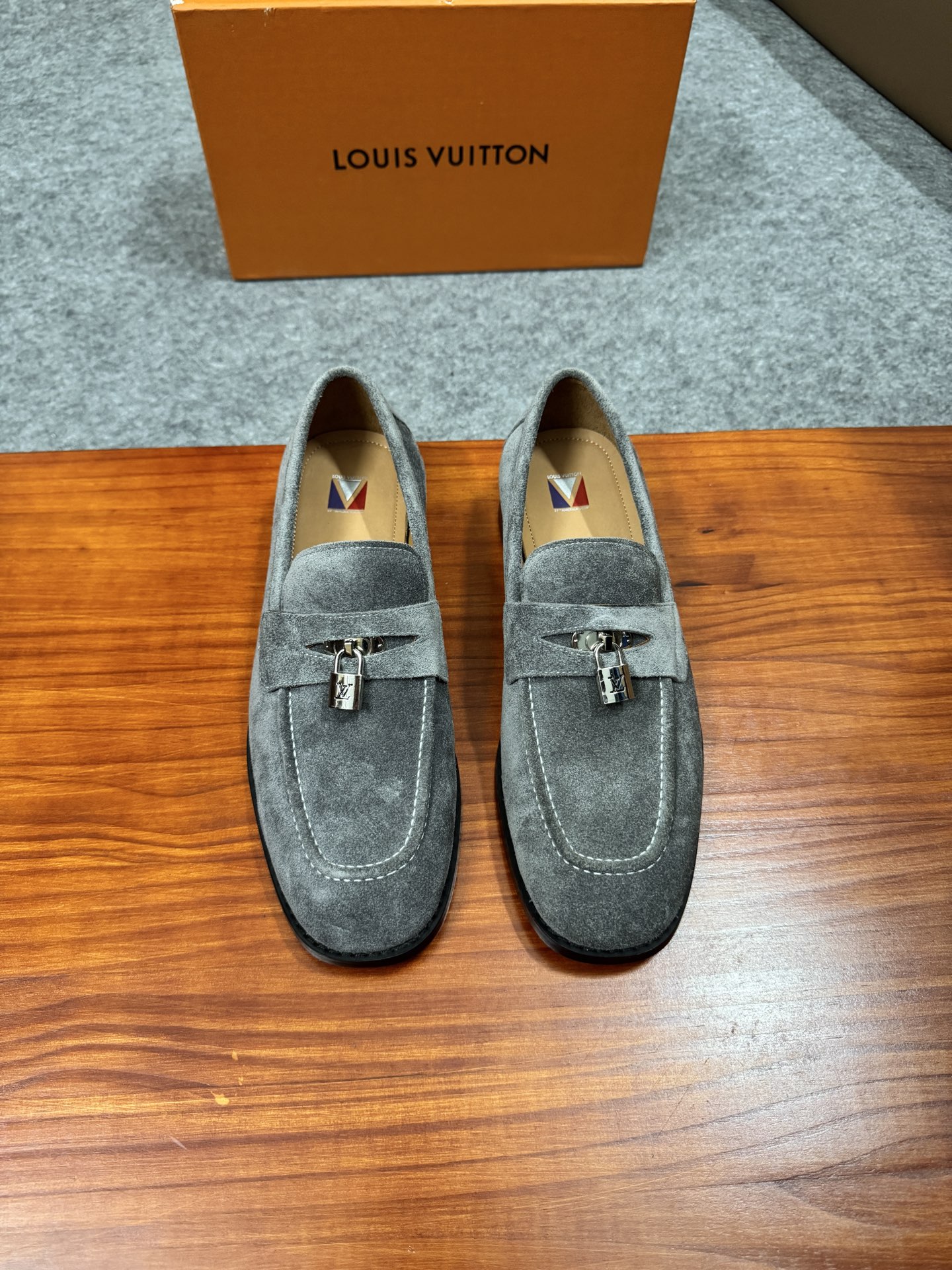 Louis Vuitton LV 루이비통 남성 로퍼 구두 신발