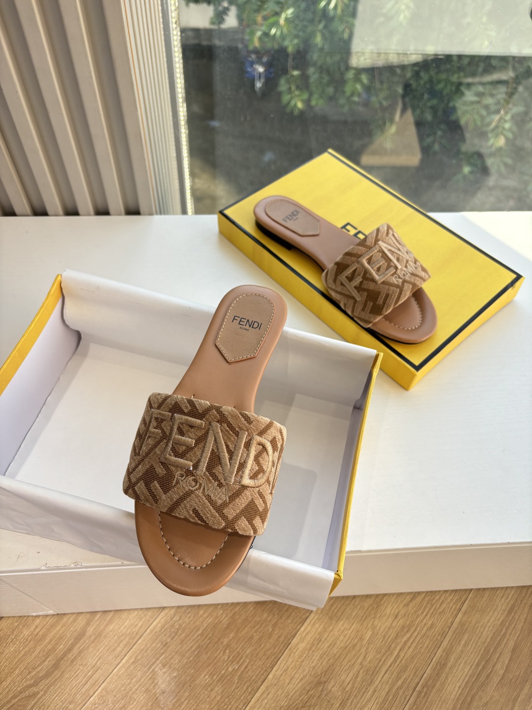 Fendi 펜디 슬리퍼 / 뮬 샌들 신발