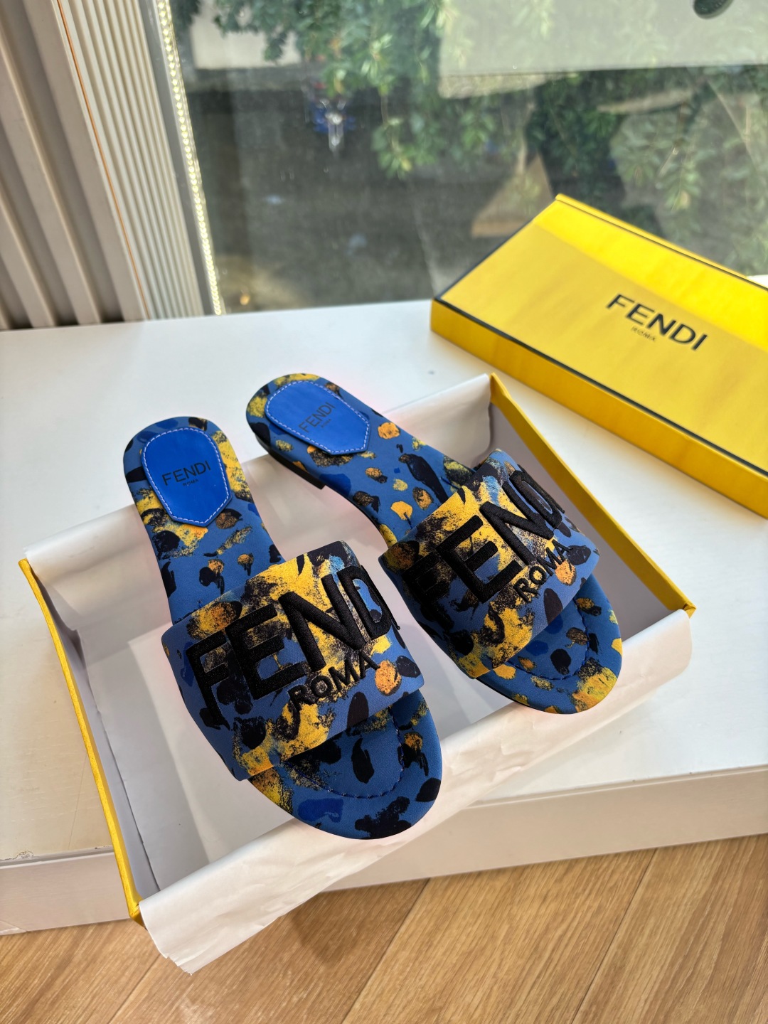 Fendi 펜디 슬리퍼 / 뮬 샌들 신발