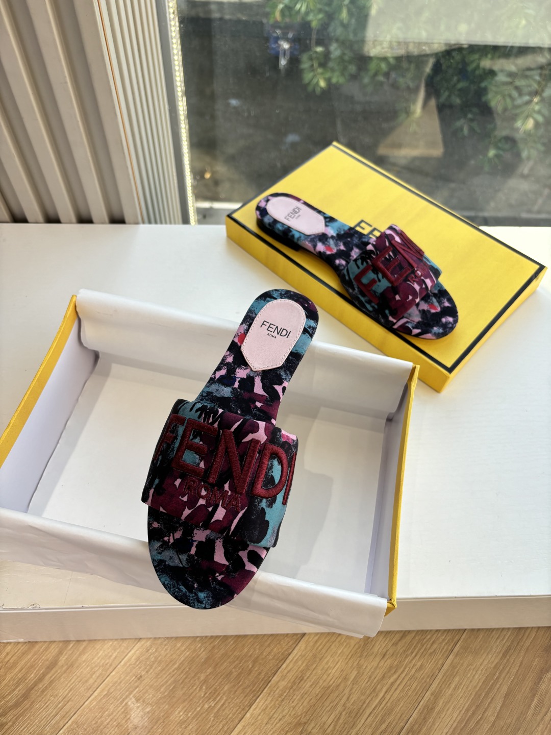 Fendi 펜디 슬리퍼 / 뮬 샌들 신발