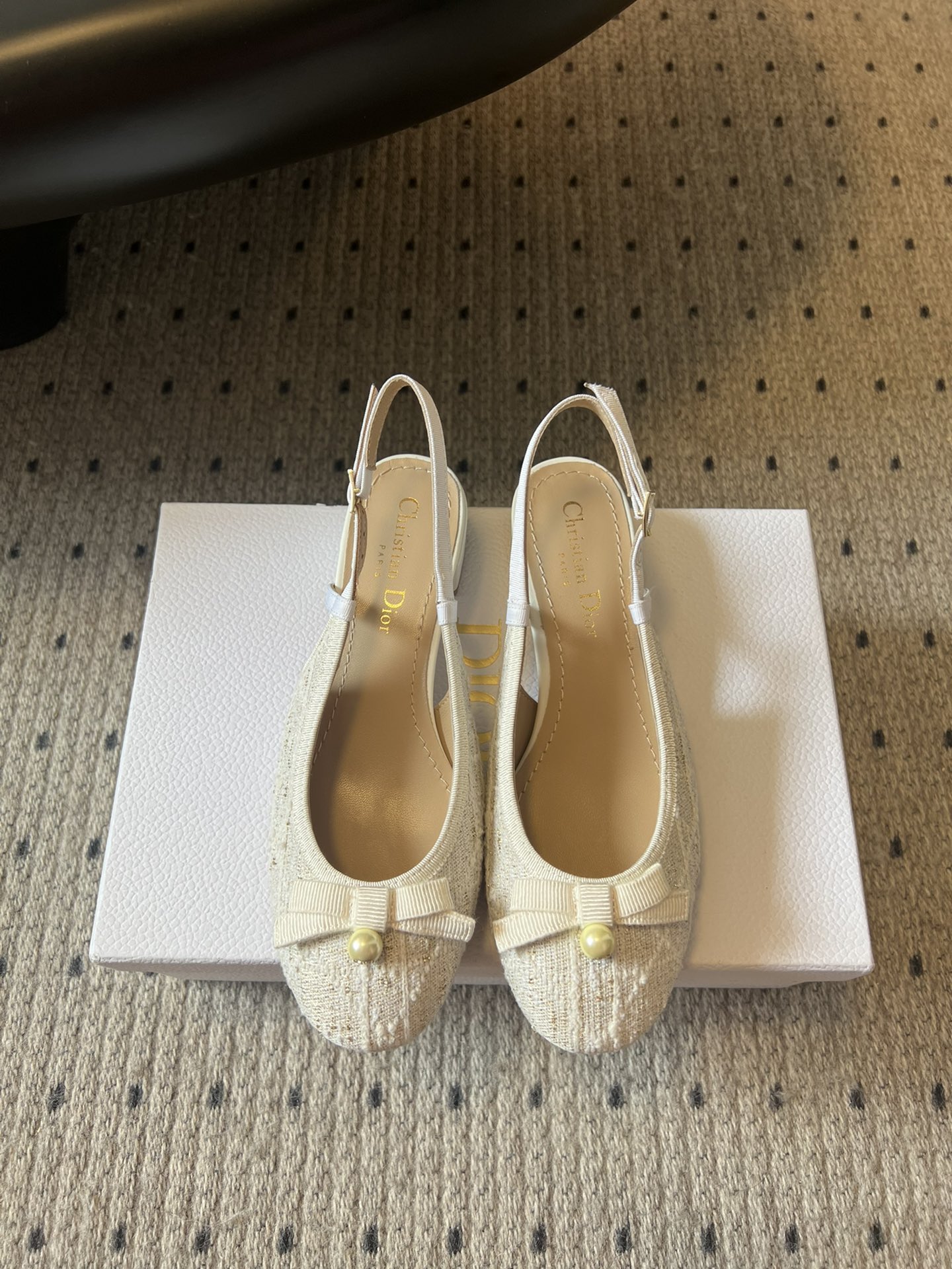 Dior CD 디올 리본 진주 장식 로우힐 샌들 신발