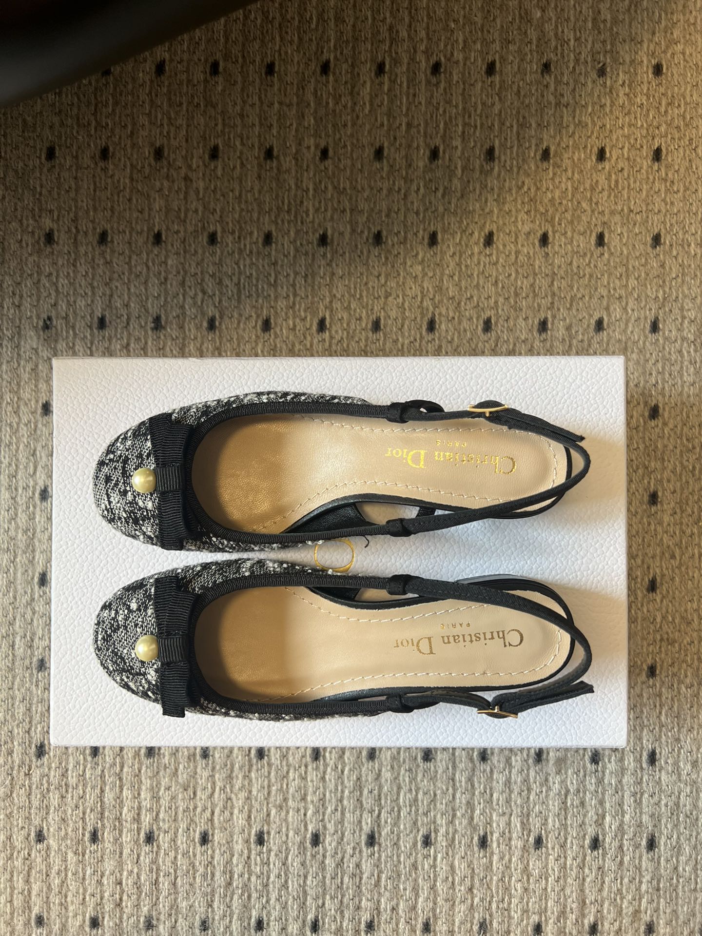 Dior CD 디올 리본 진주 장식 로우힐 샌들 신발