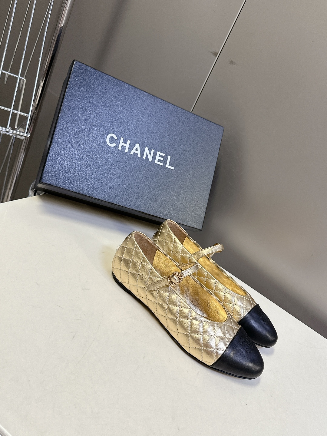 CHANEL 샤넬 클래식 플랫 슈즈 단화 신발