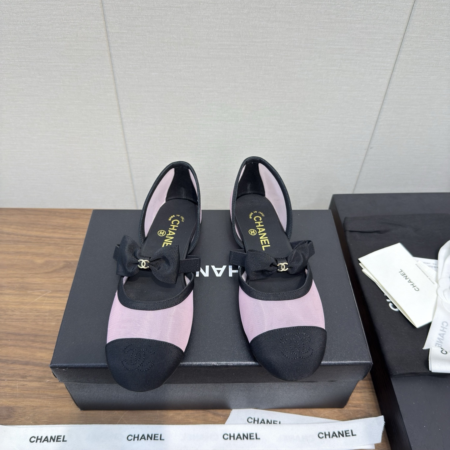 Chanel 샤넬 카멜리아 컷아웃 플랫 슈즈 단화 신발