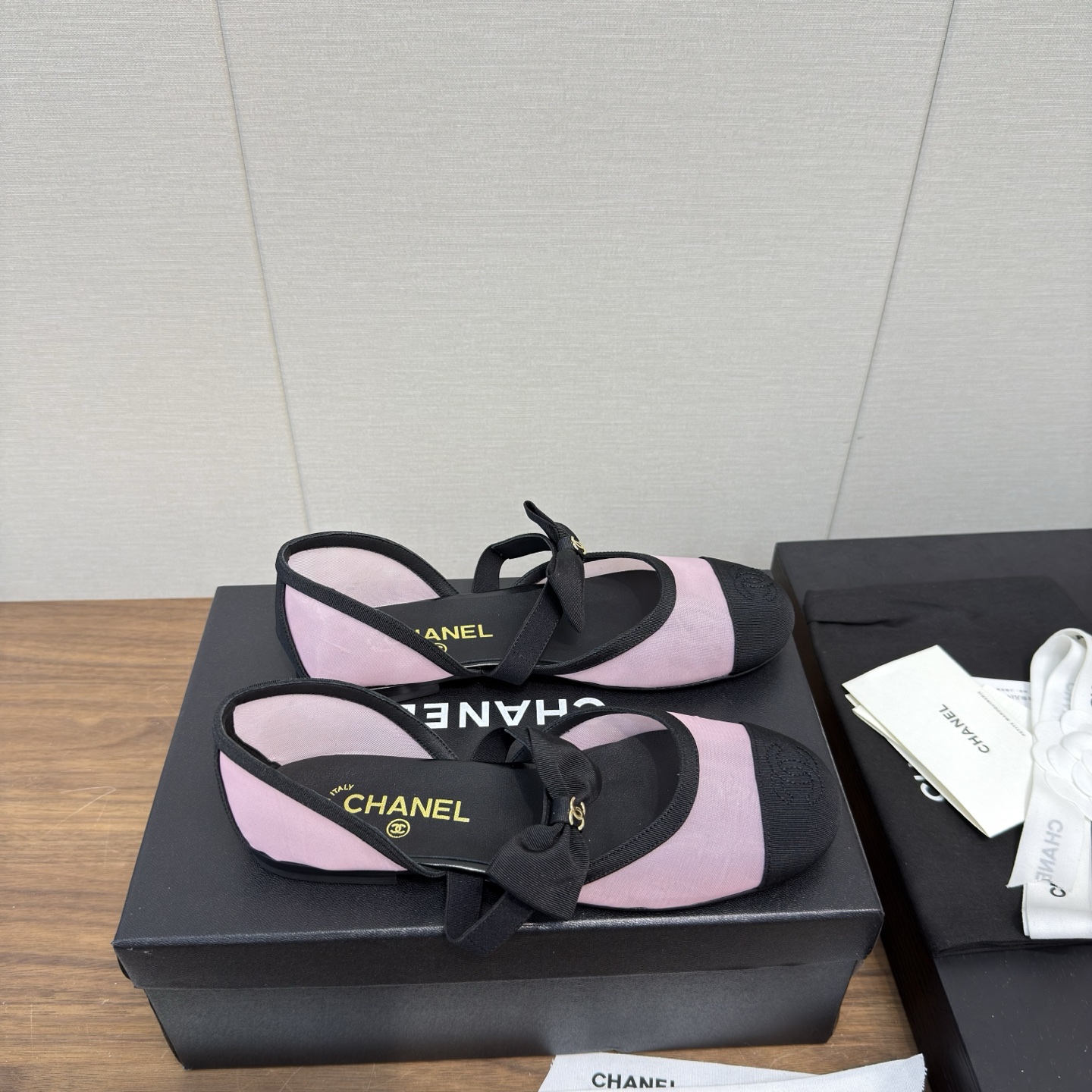 Chanel 샤넬 카멜리아 컷아웃 플랫 슈즈 단화 신발