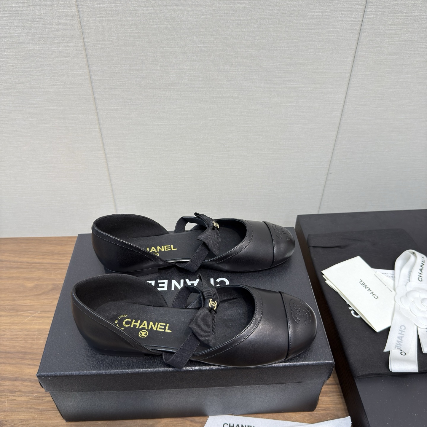 Chanel 샤넬 카멜리아 컷아웃 플랫 슈즈 단화 신발